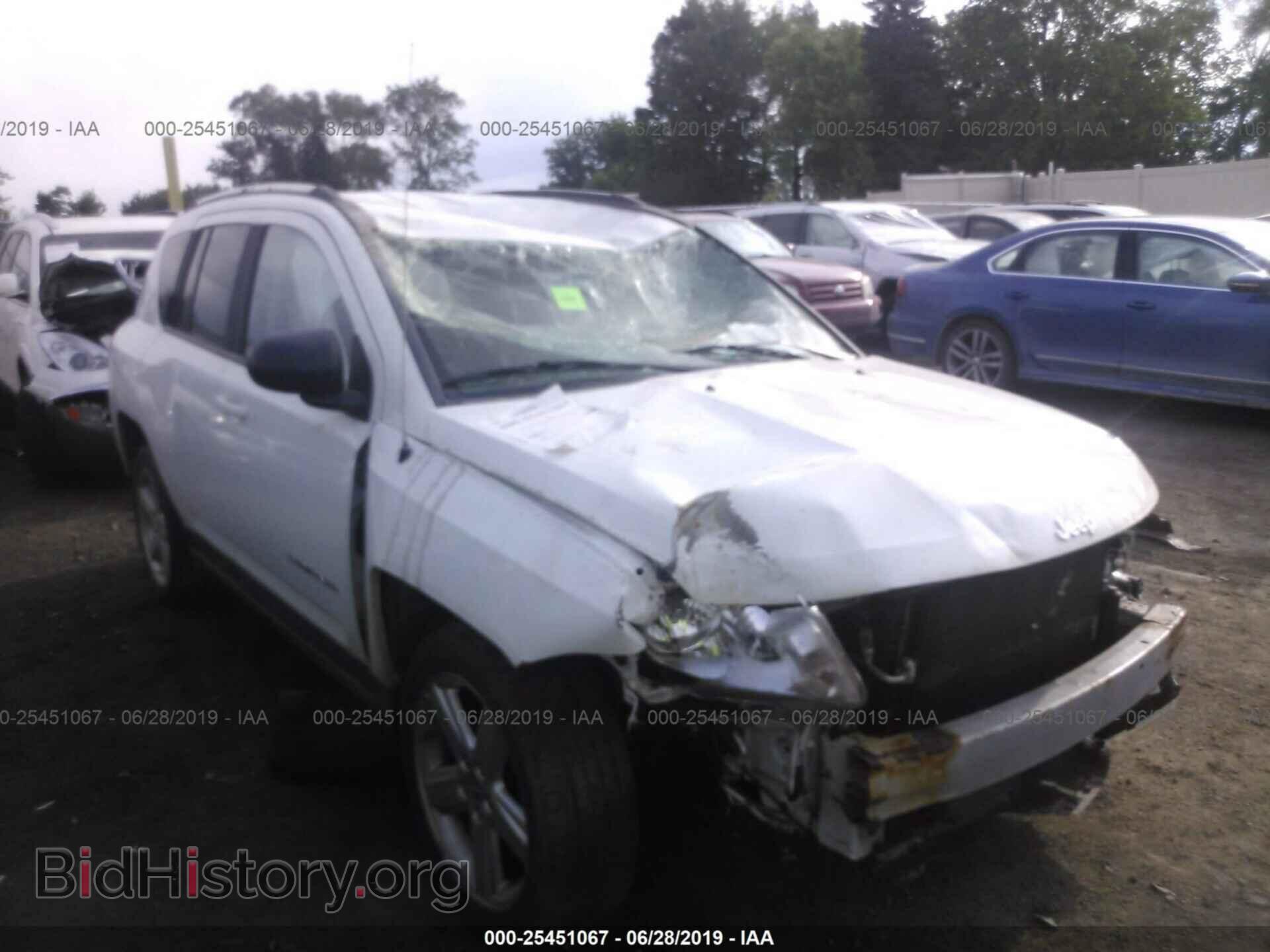 Фотография 1J4NF5FB3BD283333 - JEEP COMPASS 2011