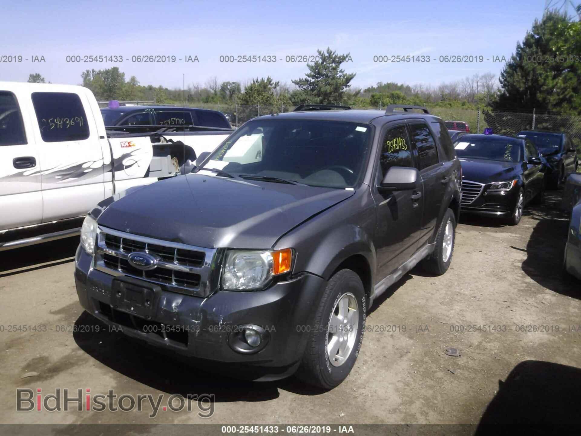 2009 FORD ESCAPE - VIN: 1FMCU93G39KC19644 - Фото 2