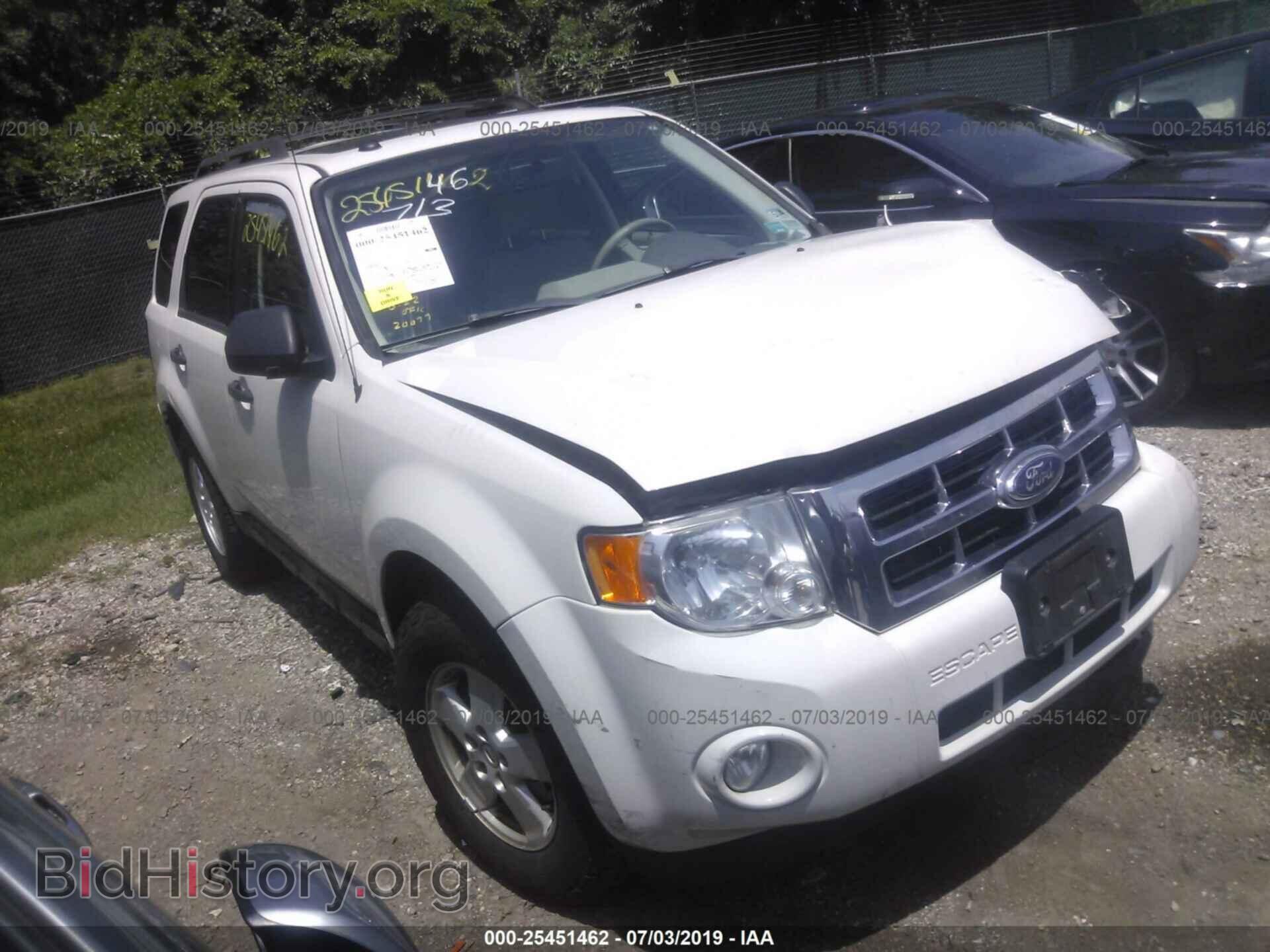 Photo 1FMCU0D76BKA79315 - FORD ESCAPE 2011