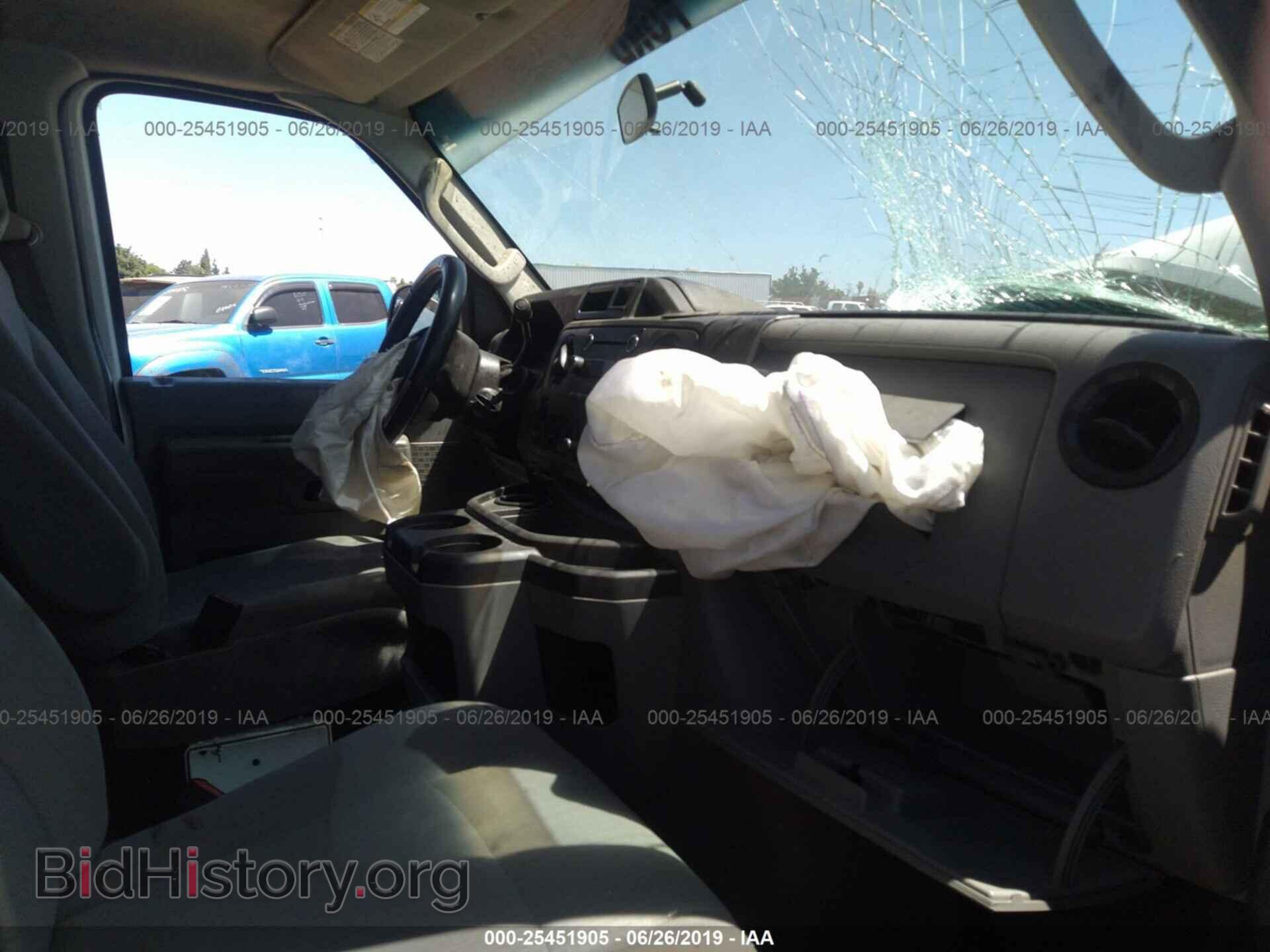 2011 FORD ECONOLINE - VIN: 1FBSS3BL8BDA09055 - Фото 5