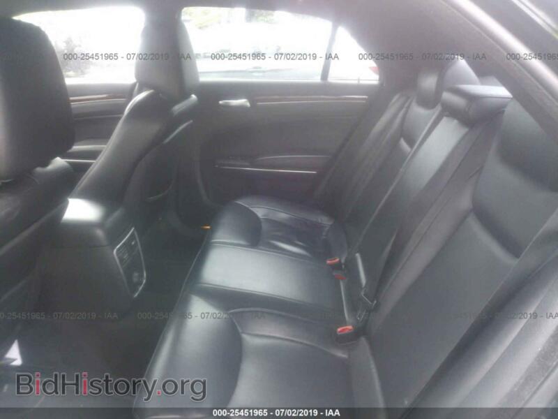 2014 Chrysler 300 (VIN 2C3CCARGXEH379252) — photo 8 of 10