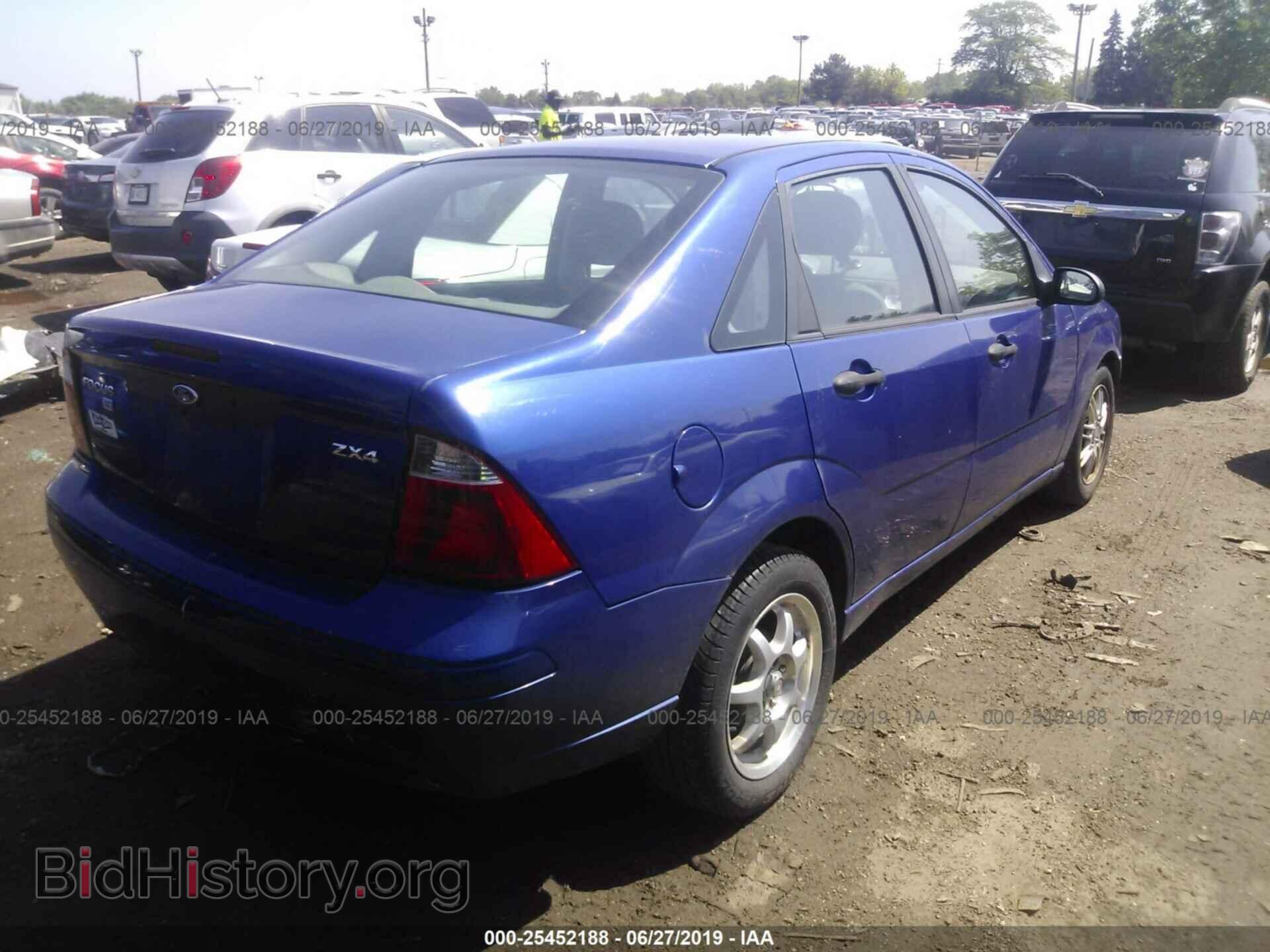 2005 FORD FOCUS - VIN: 1FAFP34N55W310653 - Фото 4
