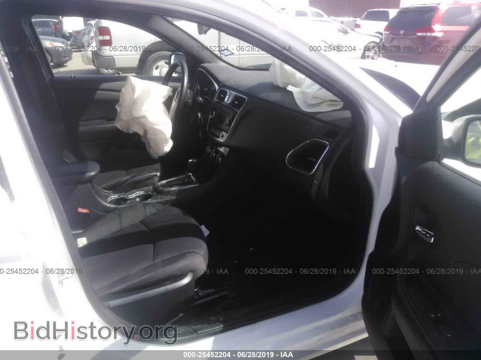 2014 CHRYSLER 200 - VIN: 1C3CCBBG7EN114988 - Фото 5