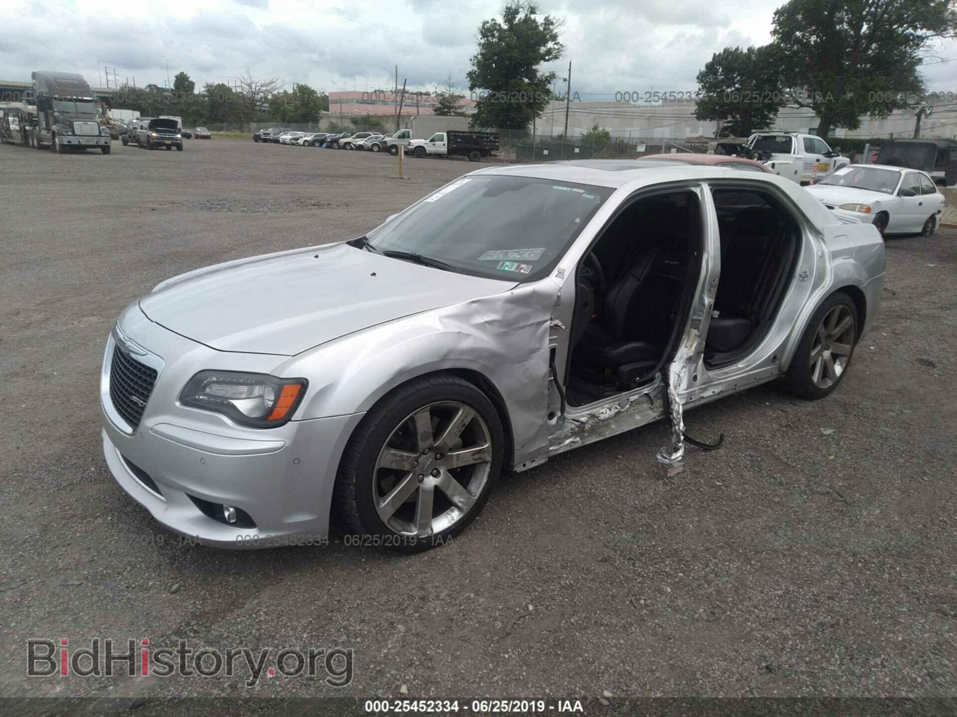 2012 CHRYSLER 300 - VIN: 2C3CCAFJ9CH800181 - Фото 2