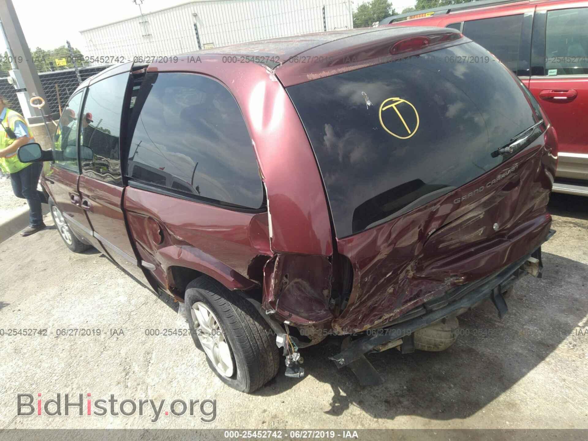2002 DODGE GRAND CARAVAN - VIN: 2B4GP44302R697343 - Фото 3