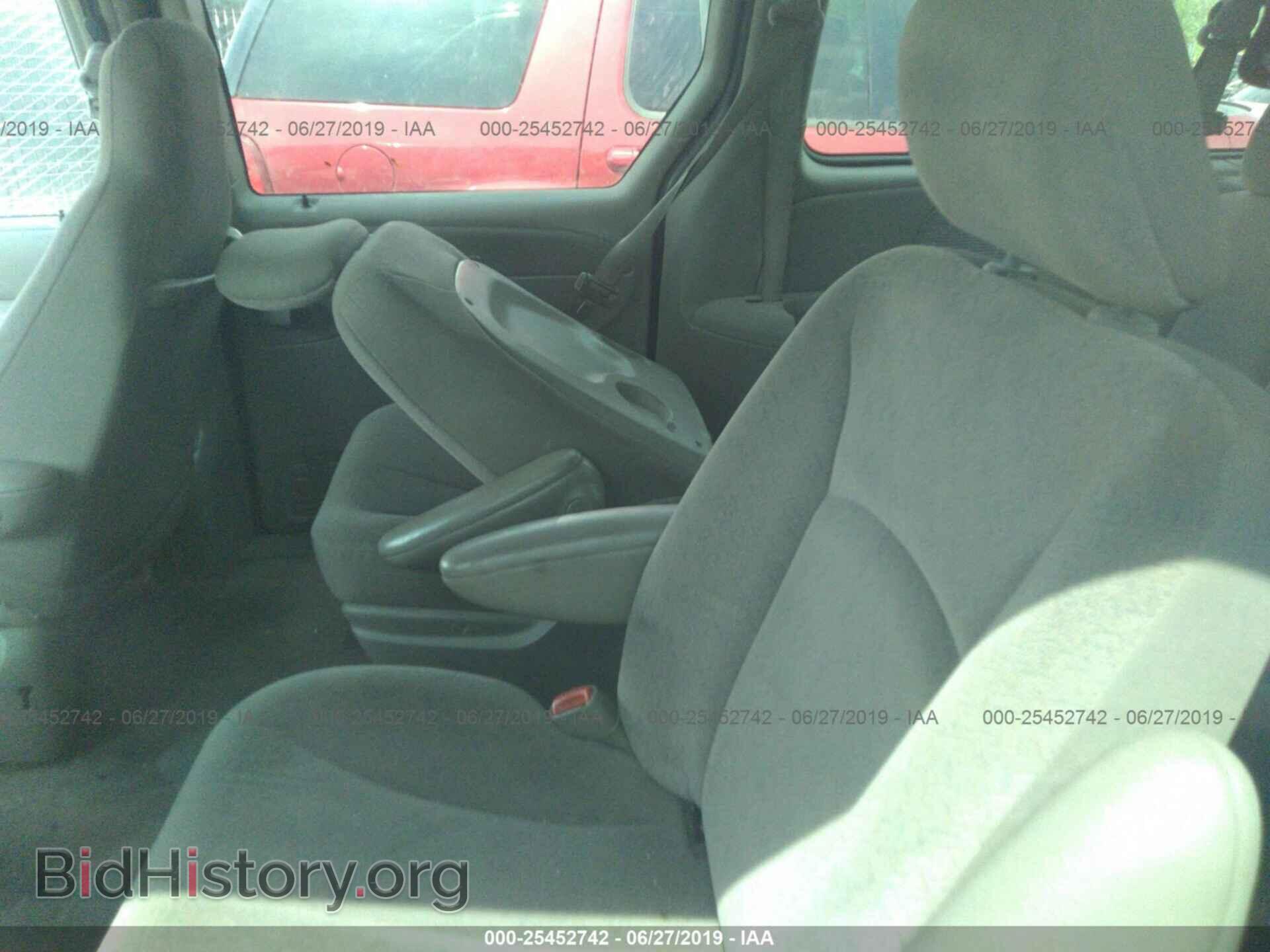 2002 DODGE GRAND CARAVAN - VIN: 2B4GP44302R697343 - Фото 8