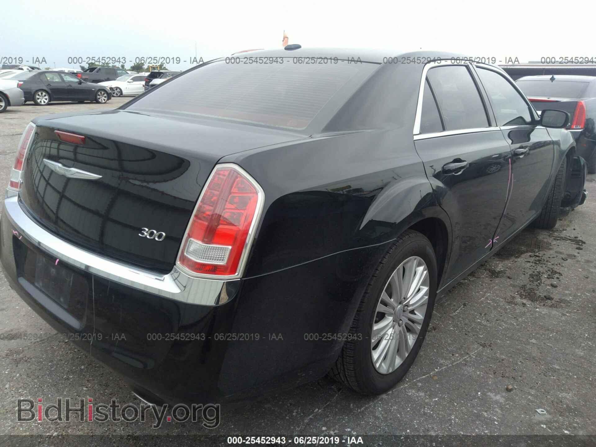 2013 CHRYSLER 300 - VIN: 2C3CCARG0DH633954 - Фото 4