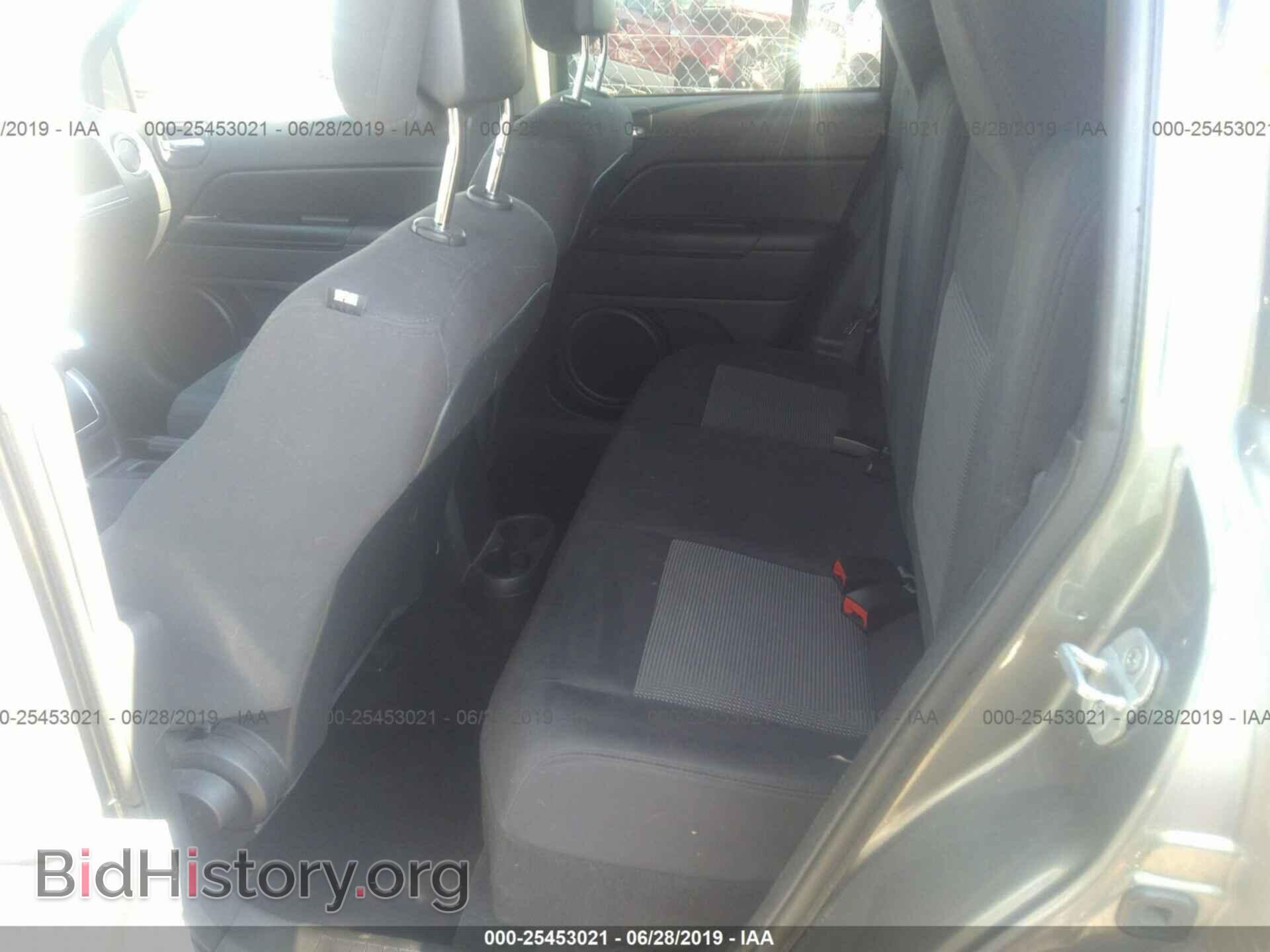 2011 JEEP COMPASS - VIN: 1J4NT1FB2BD245755 - Фото 8