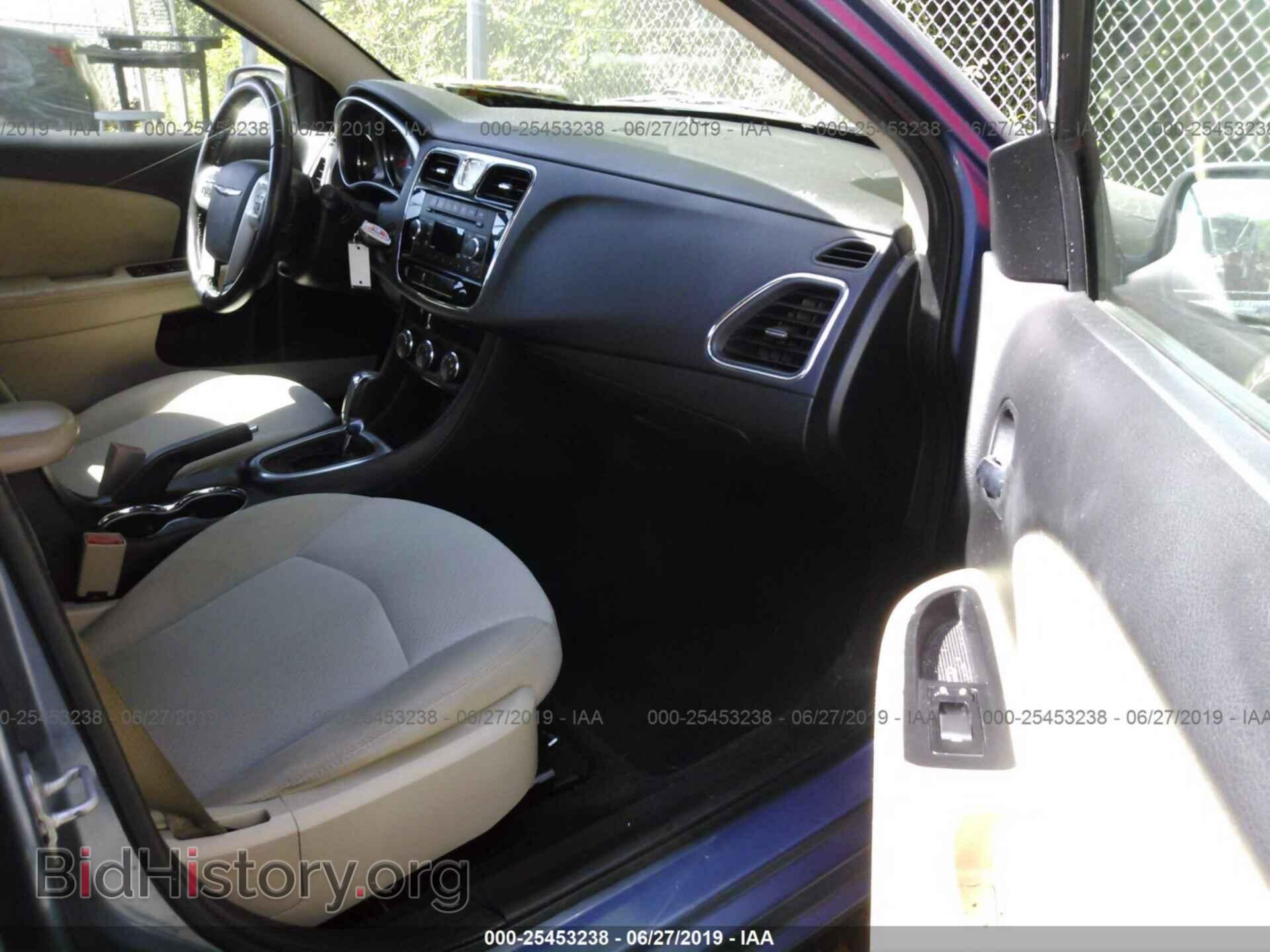 2011 CHRYSLER 200 - VIN: 1C3BC1FB4BN555252 - Фото 5