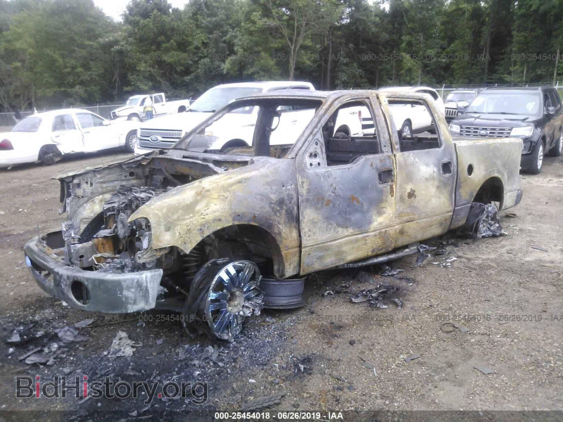 2007 LINCOLN MARK LT - VIN: 5LTPW16527FJ04452 - Фото 2