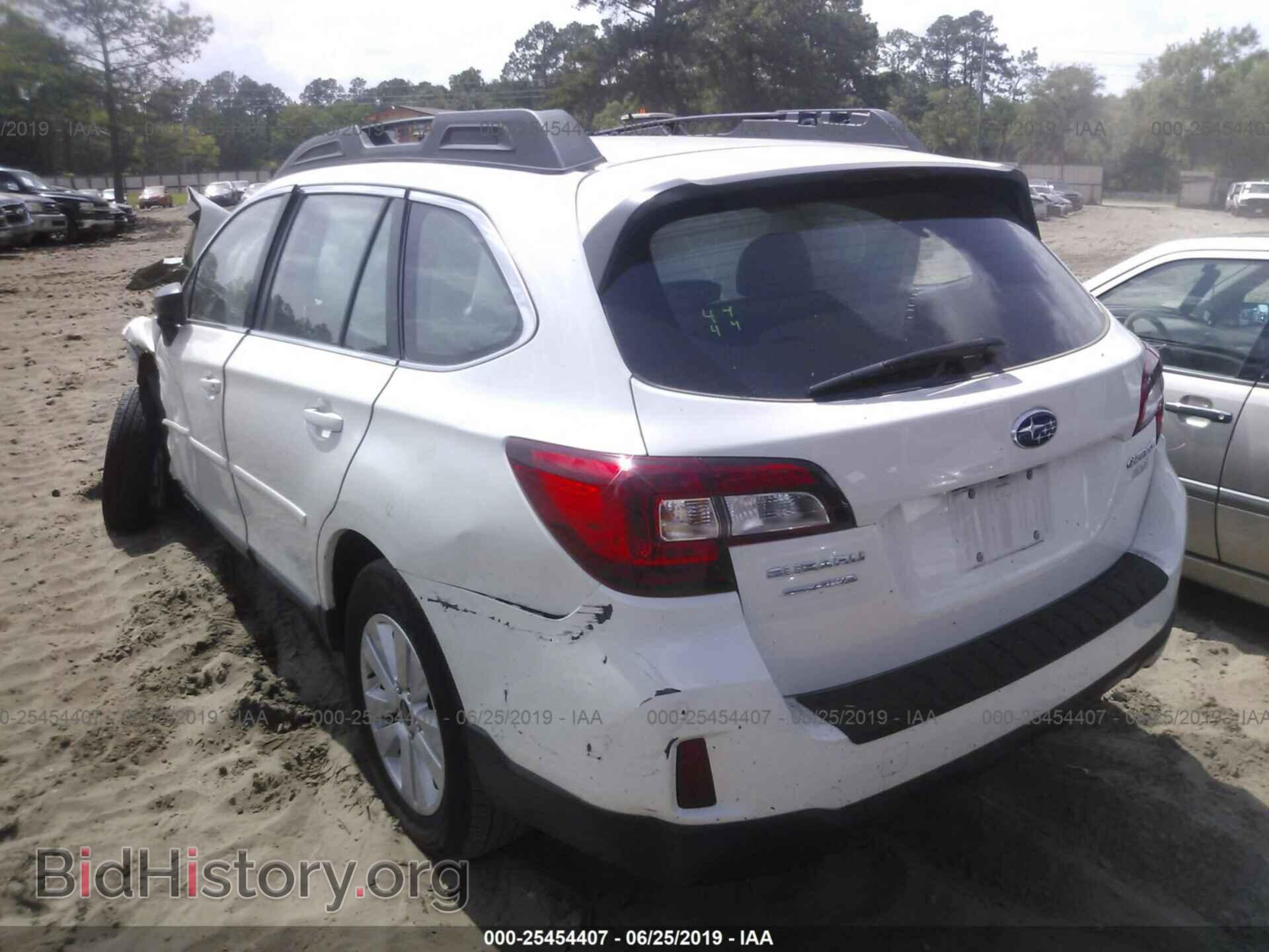 2017 SUBARU OUTBACK - VIN: 4S4BSAAC5H3404211 - Фото 3