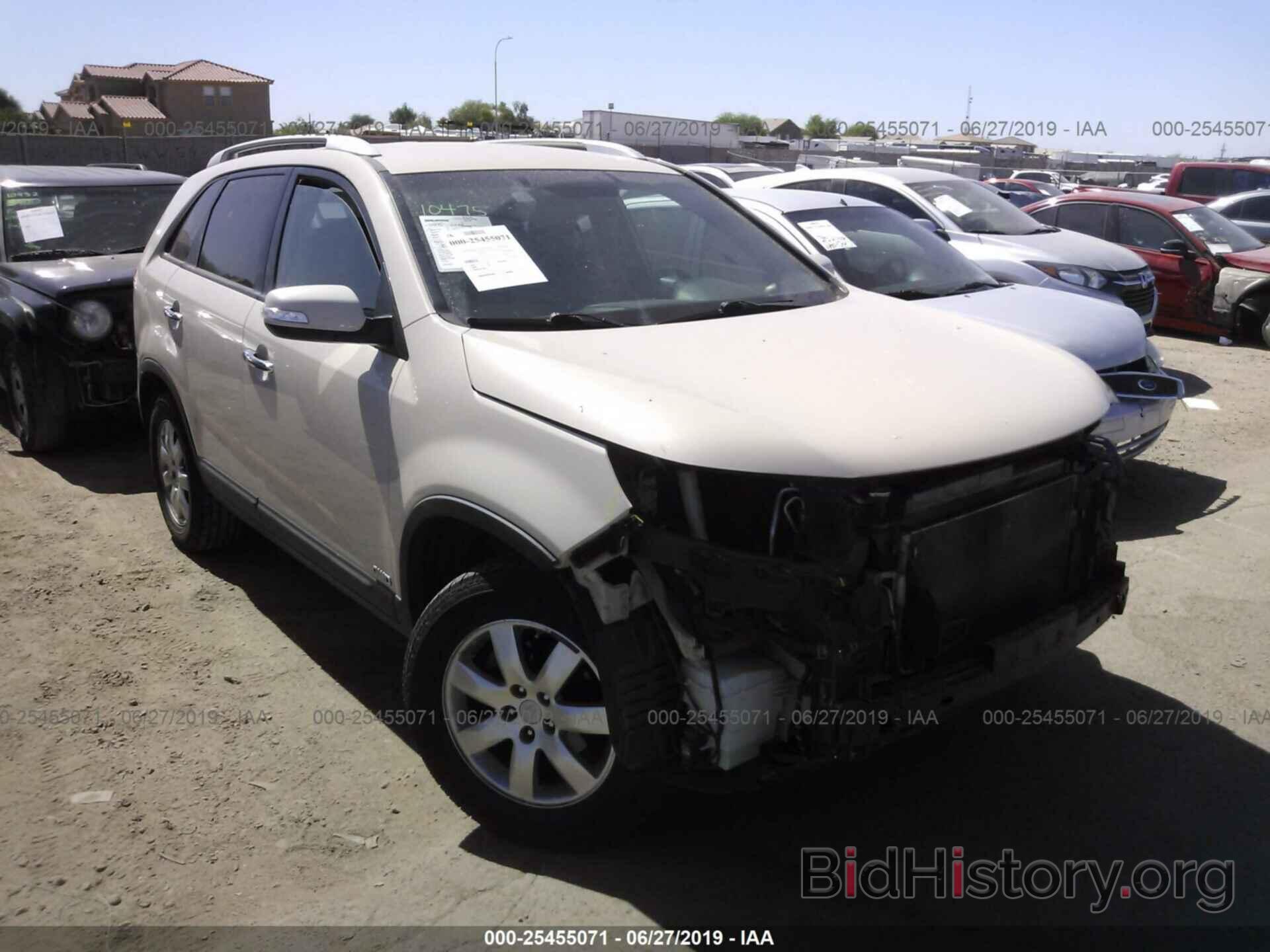 Photo 5XYKTDA27BG150482 - KIA SORENTO 2011