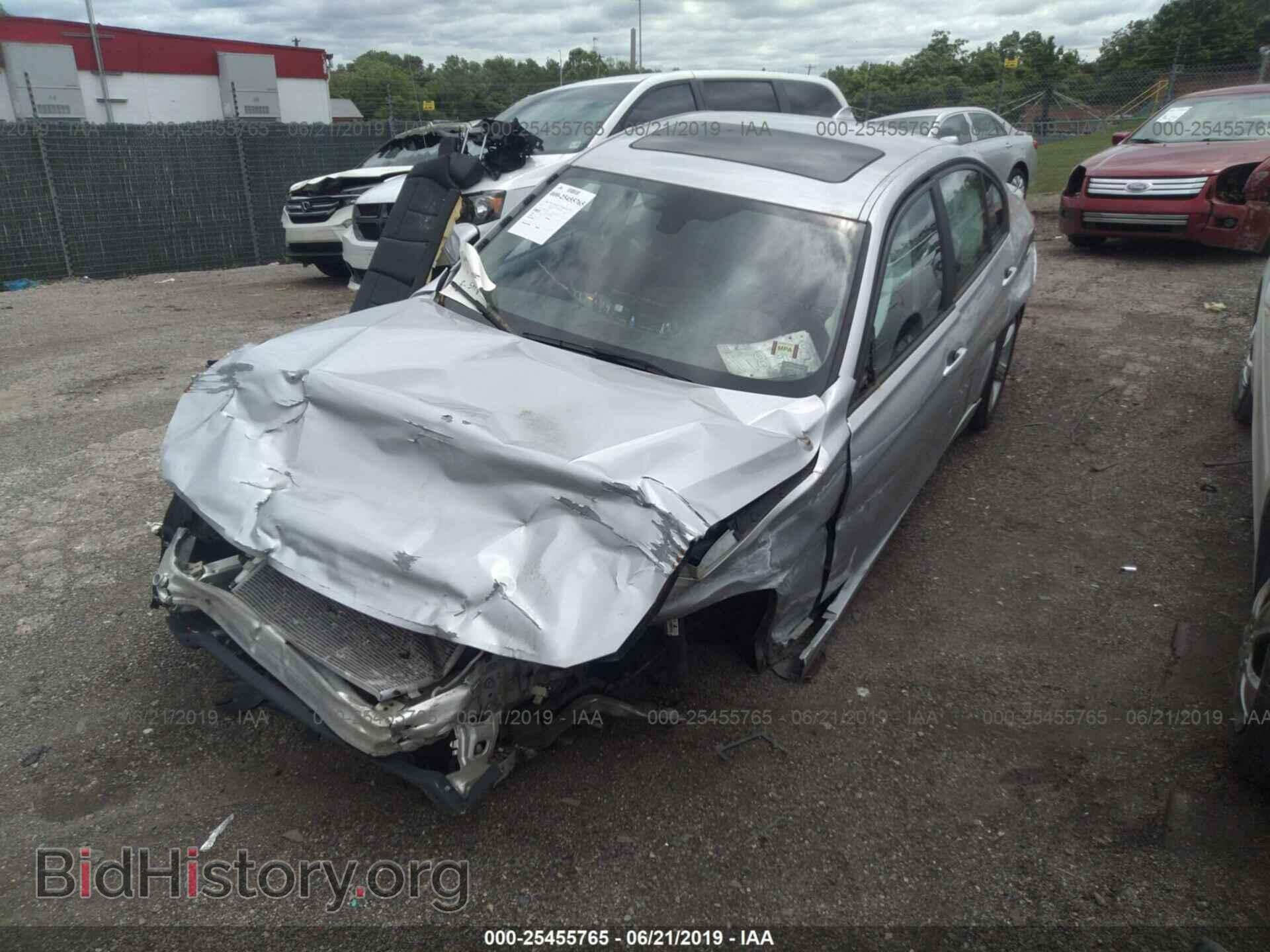 2015 BMW 320 - VIN: WBA3C3G59FNT52025 - Фото 2