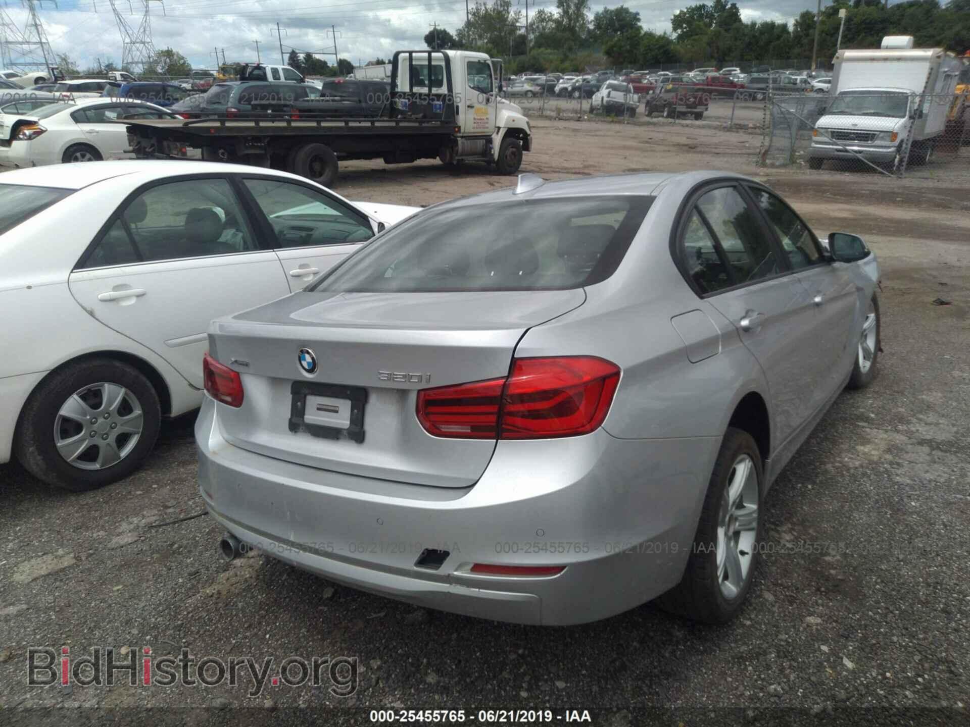 2015 BMW 320 - VIN: WBA3C3G59FNT52025 - Фото 4