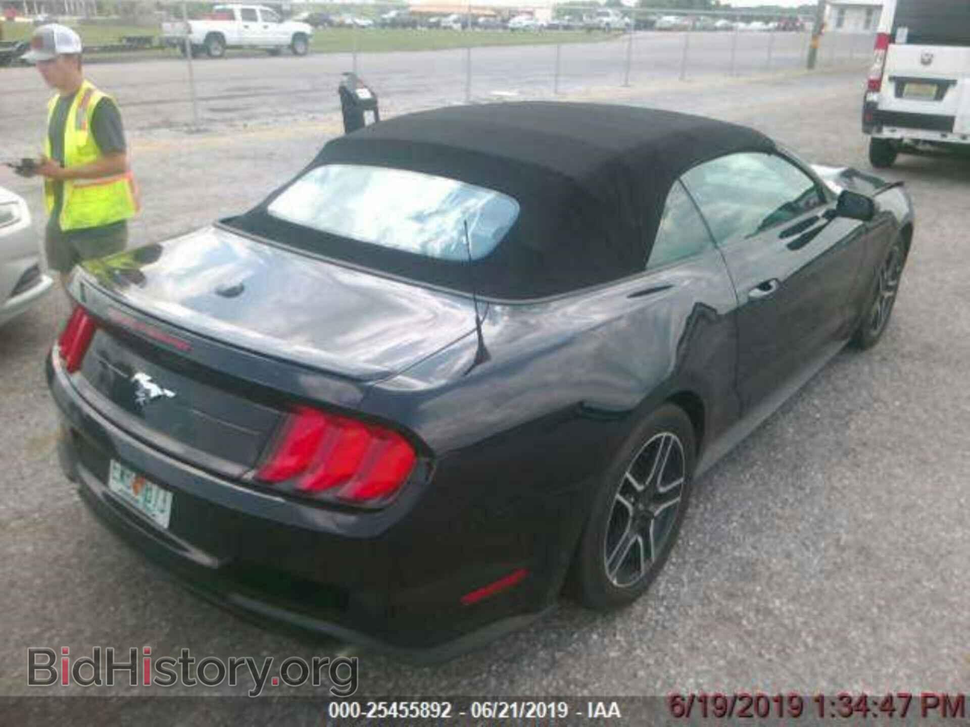2018 FORD MUSTANG - VIN: 1FATP8UH7J5111081 - Фото 2