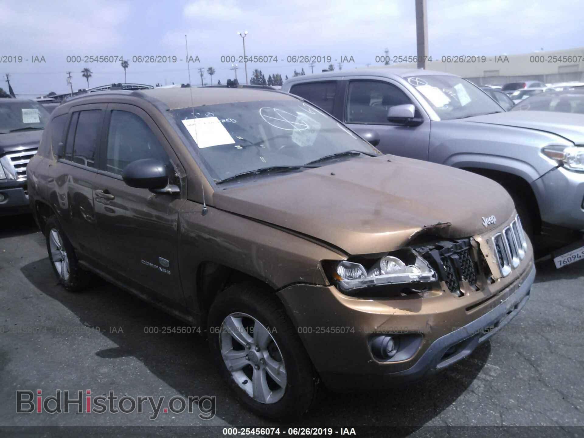 Photo 1J4NF5FB3BD179697 - JEEP COMPASS 2011