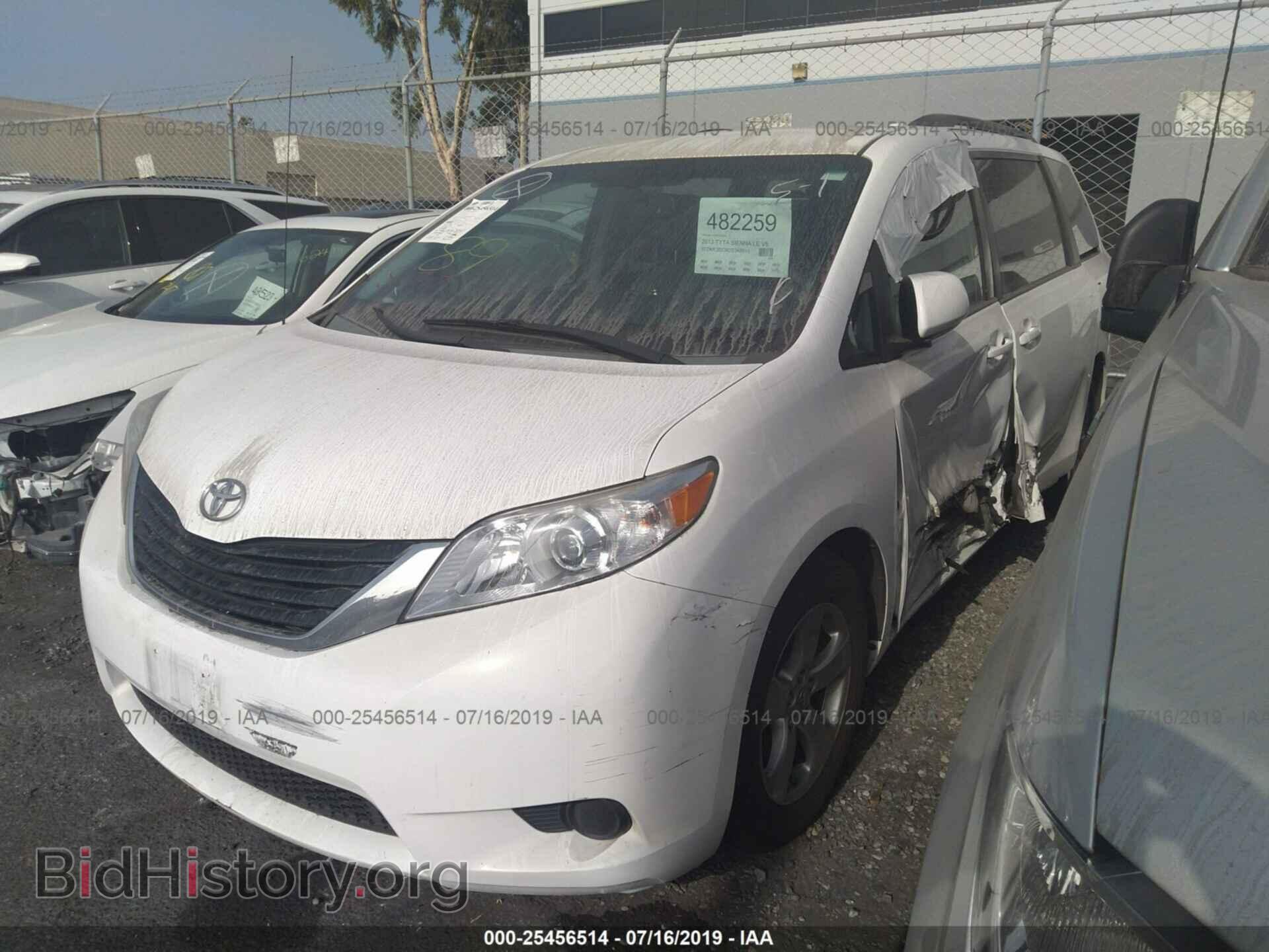 2013 TOYOTA SIENNA - VIN: 5TDKK3DC8DS340511 - Фото 2