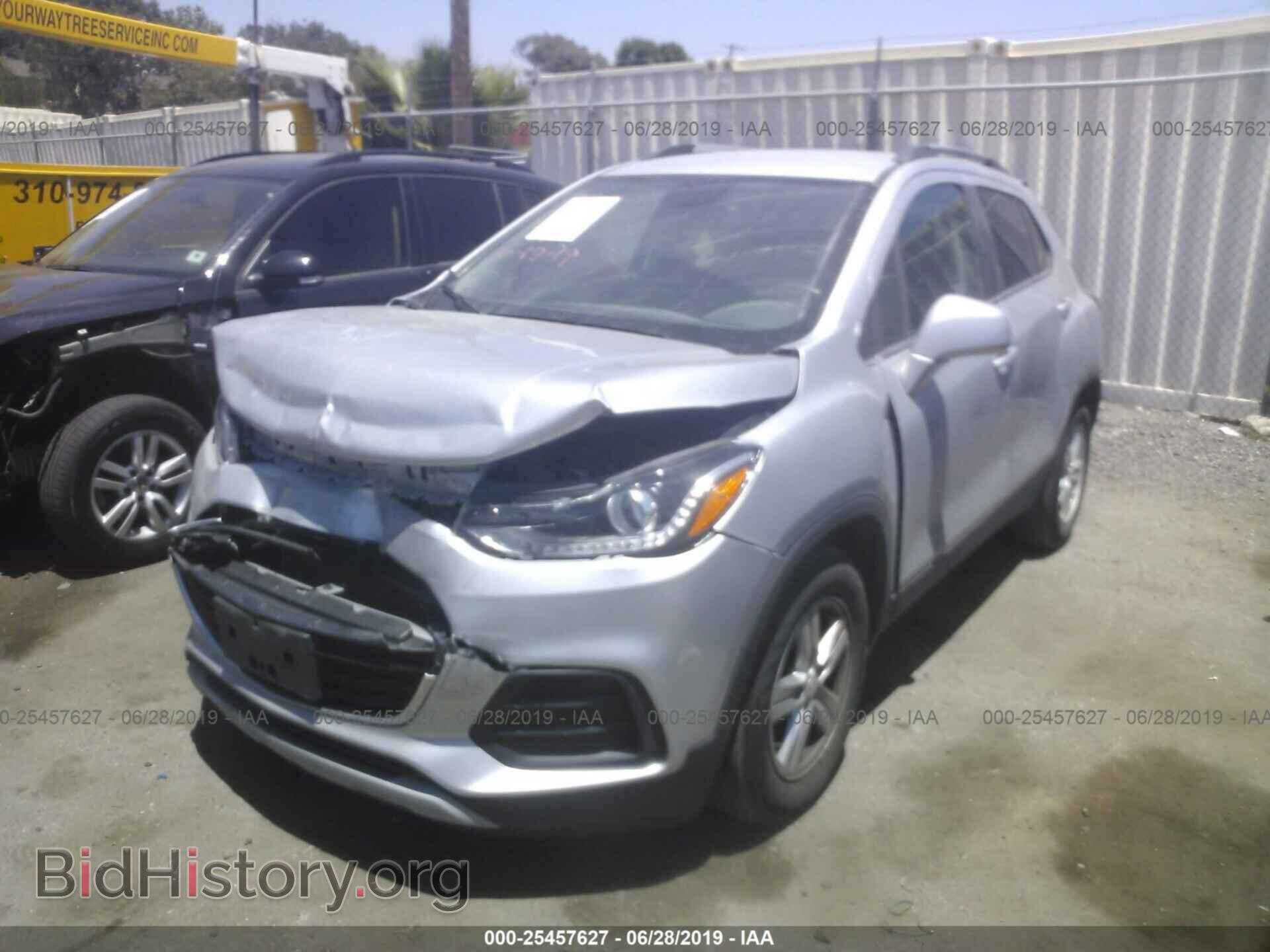 2017 CHEVROLET TRAX - VIN: 3GNCJLSB2HL254163 - Фото 2