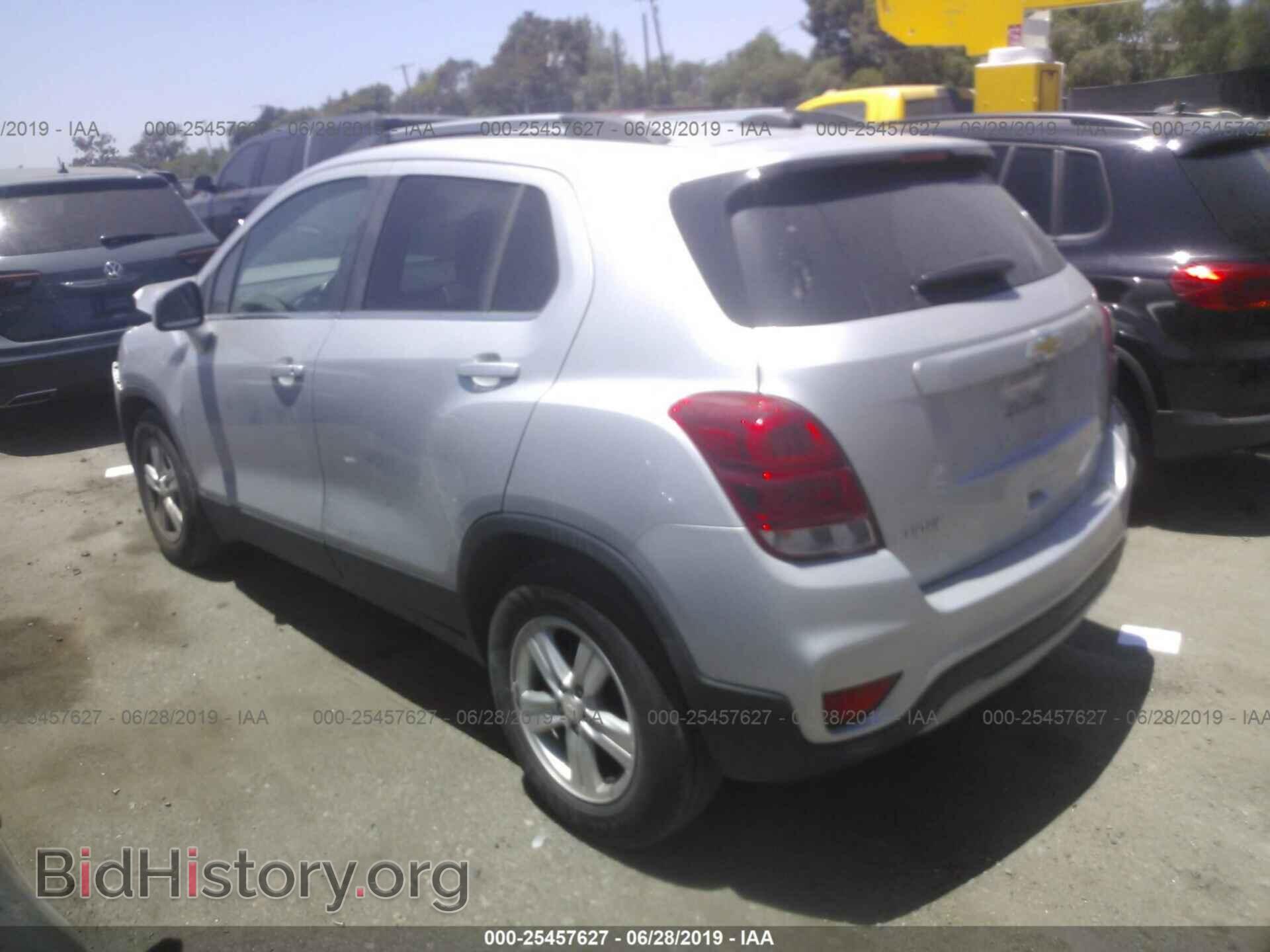 2017 CHEVROLET TRAX - VIN: 3GNCJLSB2HL254163 - Фото 3