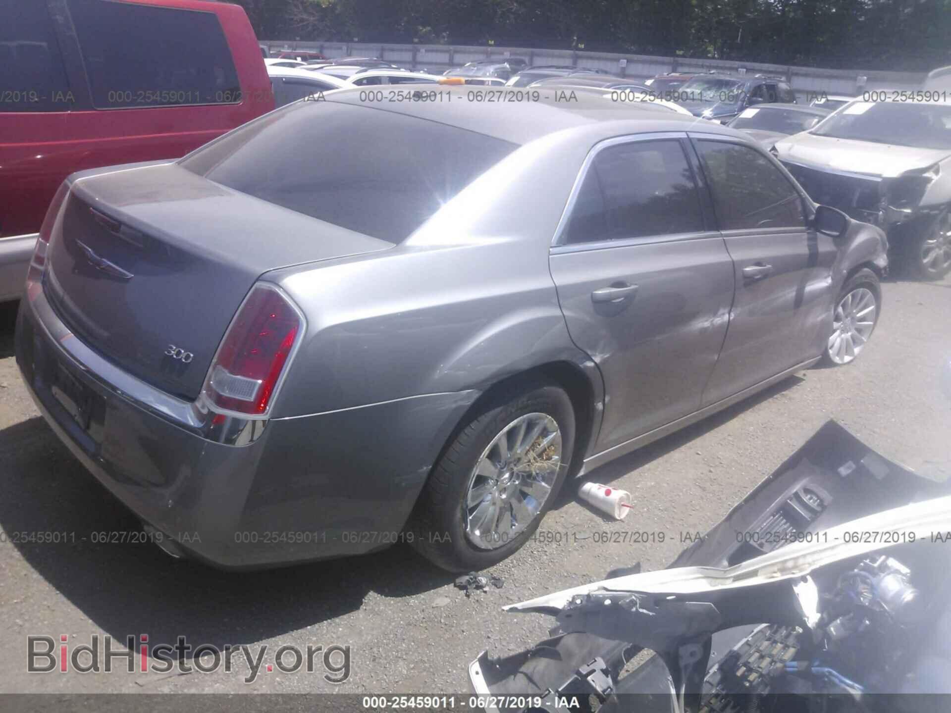 2014 CHRYSLER 300 - VIN: 2C3CCAAG2EH203663 - Фото 4