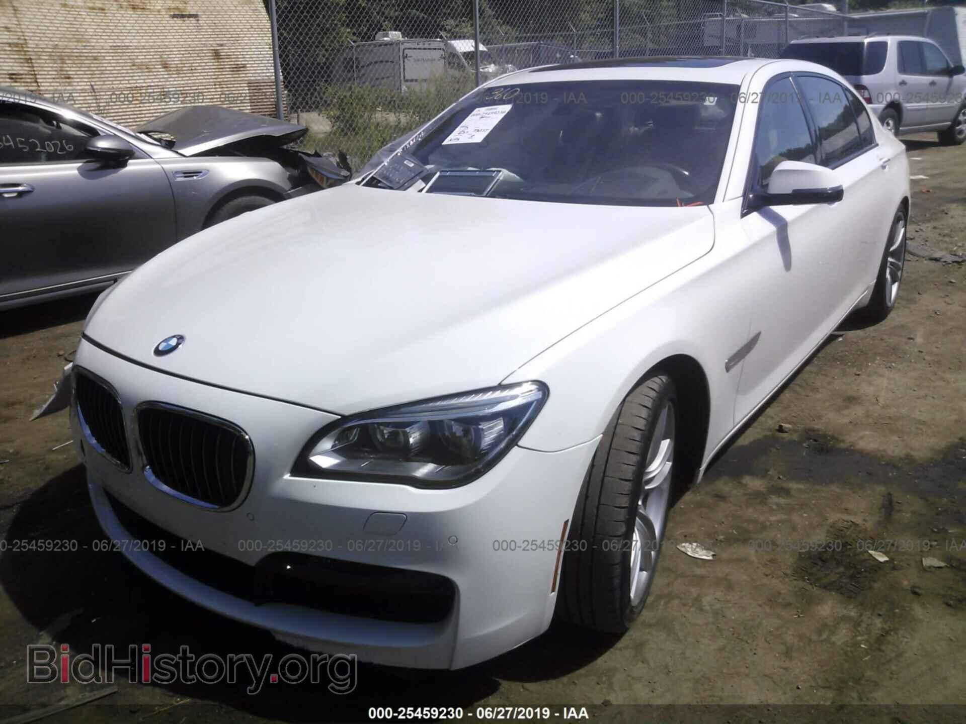2015 BMW 740 - VIN: WBAYG6C59FD383878 - Фото 2