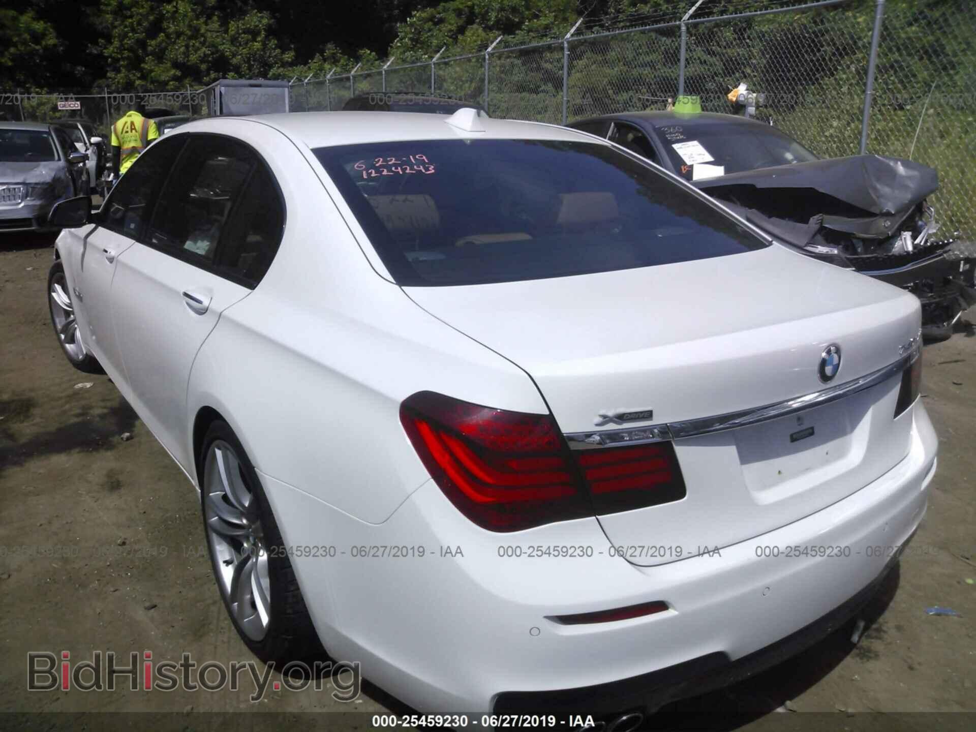 2015 BMW 740 - VIN: WBAYG6C59FD383878 - Фото 3