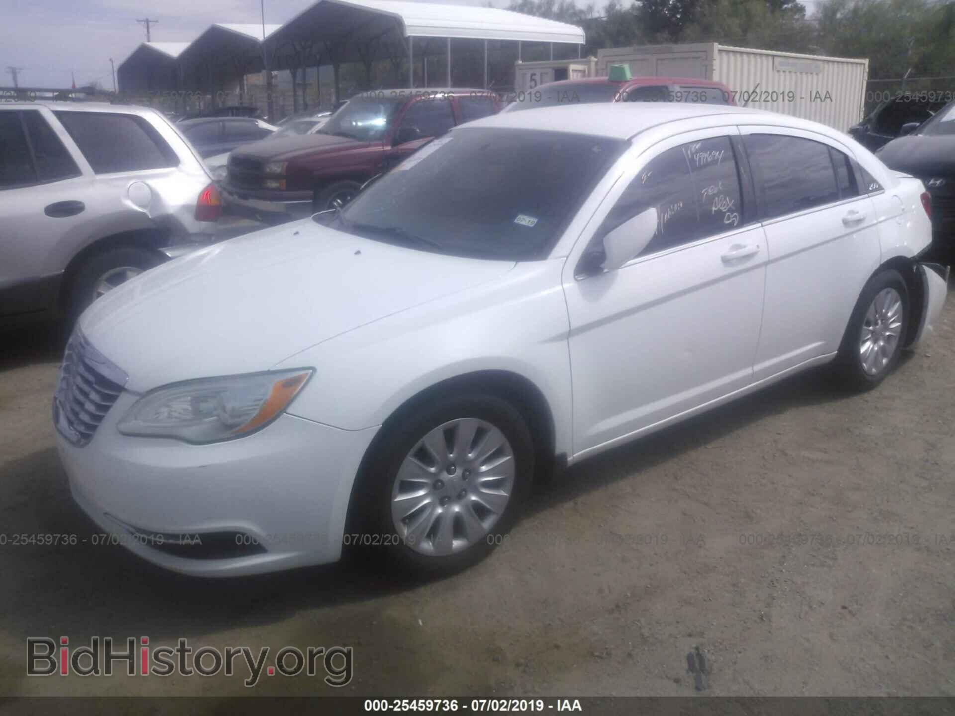2013 CHRYSLER 200 - VIN: 1C3CCBAB0DN647169 - Photo 2