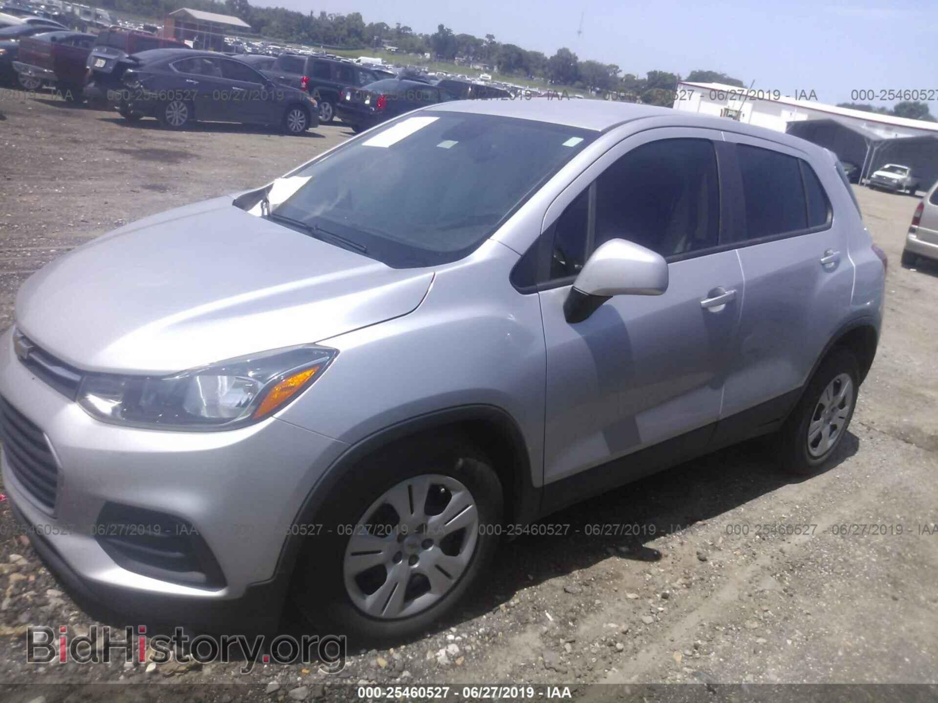 2017 CHEVROLET TRAX - VIN: 3GNCJKSB0HL233029 - Фото 2