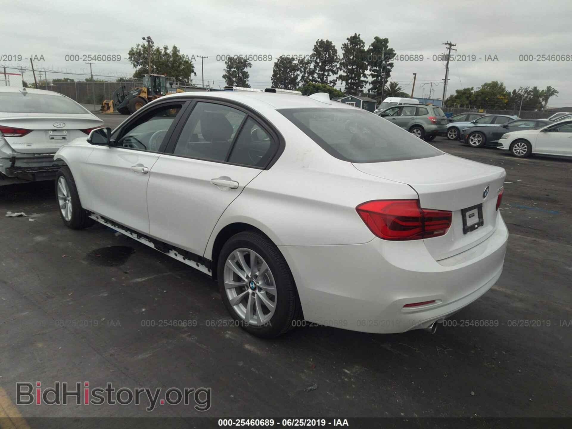2018 BMW 320 - VIN: WBA8A9C51JAH14534 - Photo 3