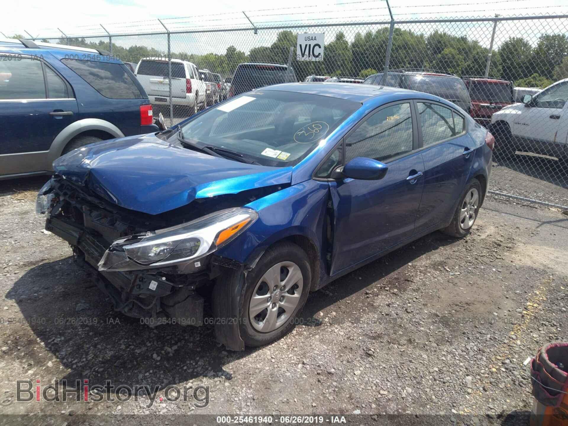 2017 KIA FORTE - VIN: 3KPFK4A77HE081072 - Photo 2
