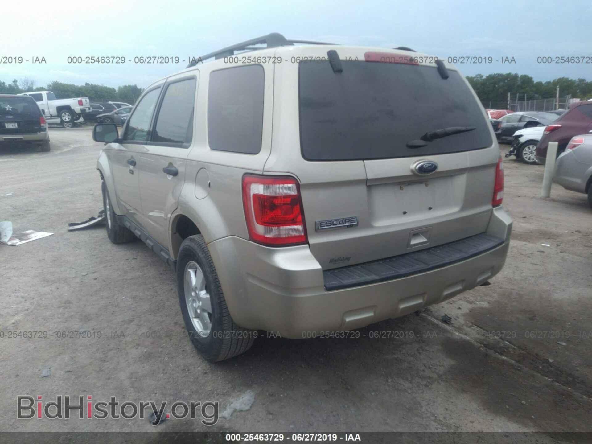 2011 FORD ESCAPE - VIN: 1FMCU0D73BKB35372 - Фото 3