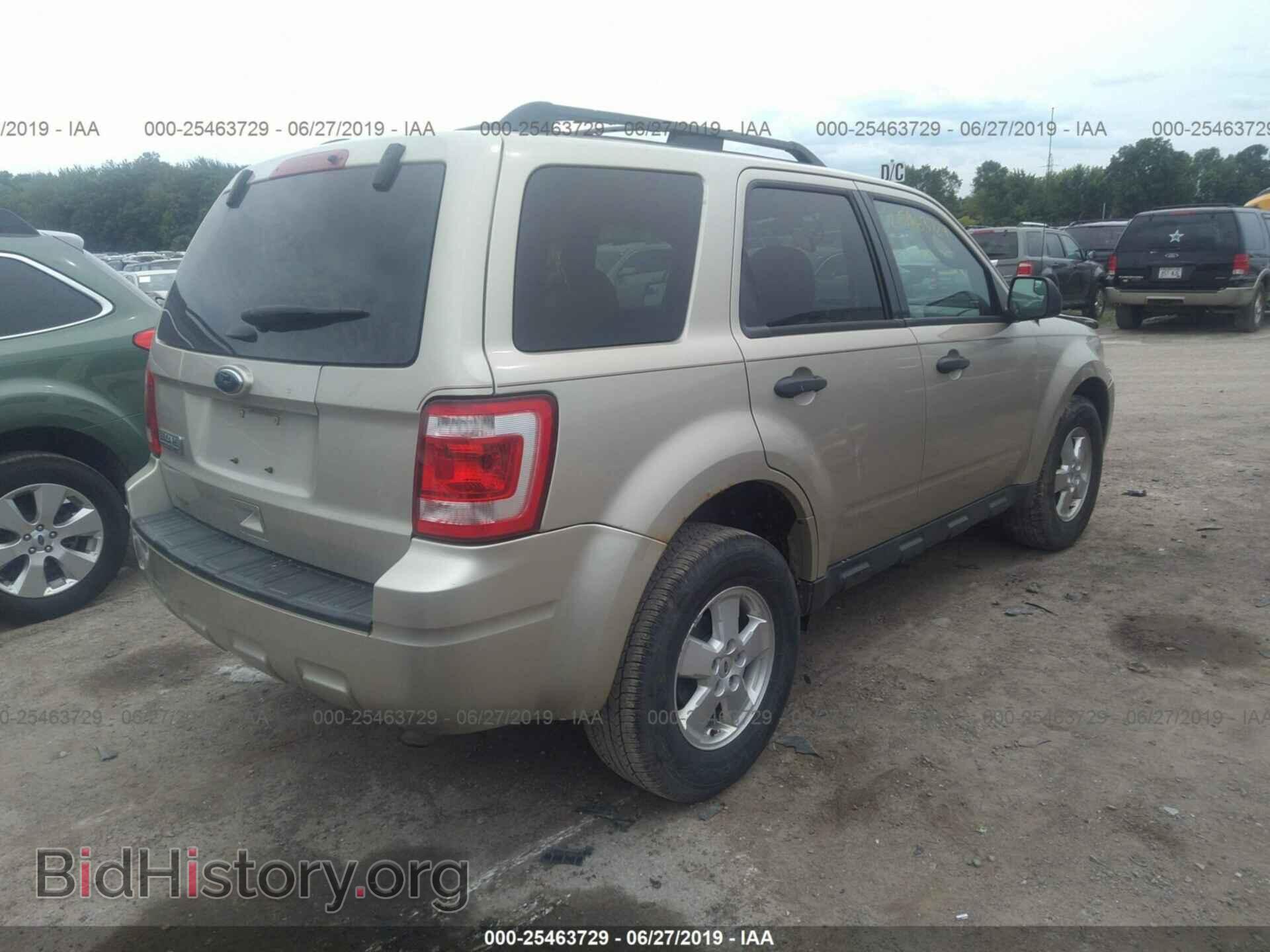 2011 FORD ESCAPE - VIN: 1FMCU0D73BKB35372 - Фото 4