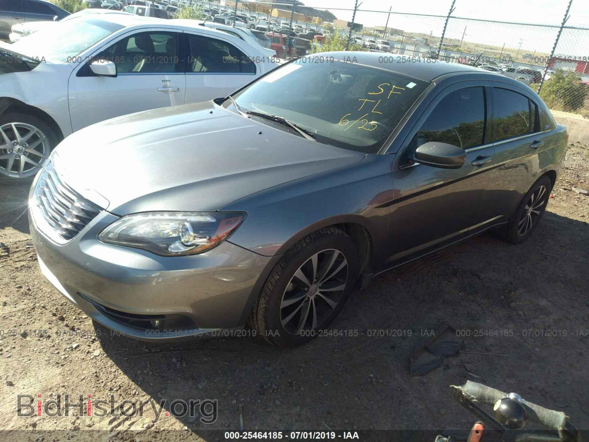 2012 CHRYSLER 200 - VIN: 1C3CCBBG7CN250065 - Фото 2