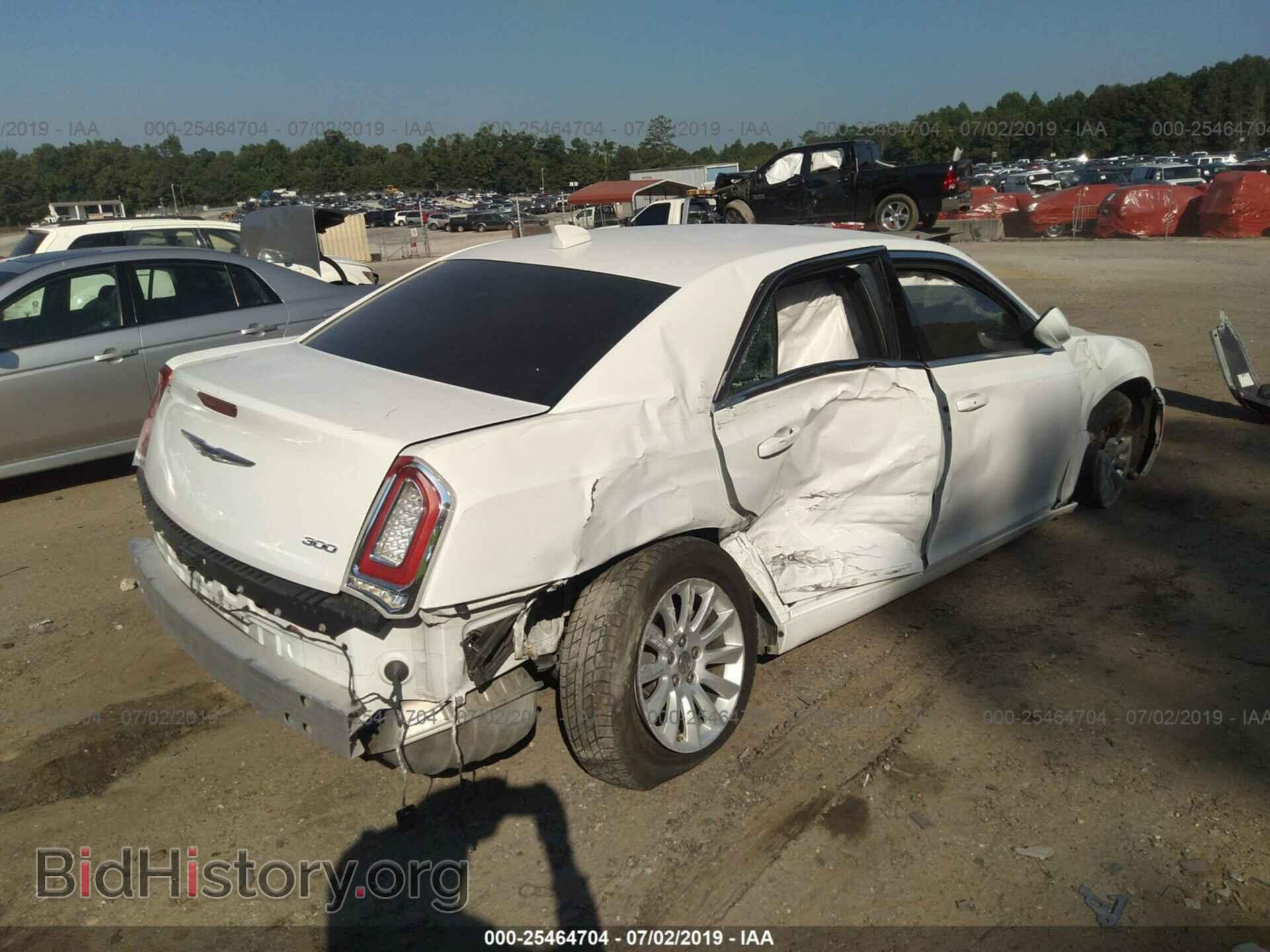 2016 CHRYSLER 300 - VIN: 2C3CCAAG7GH343601 - Фото 4