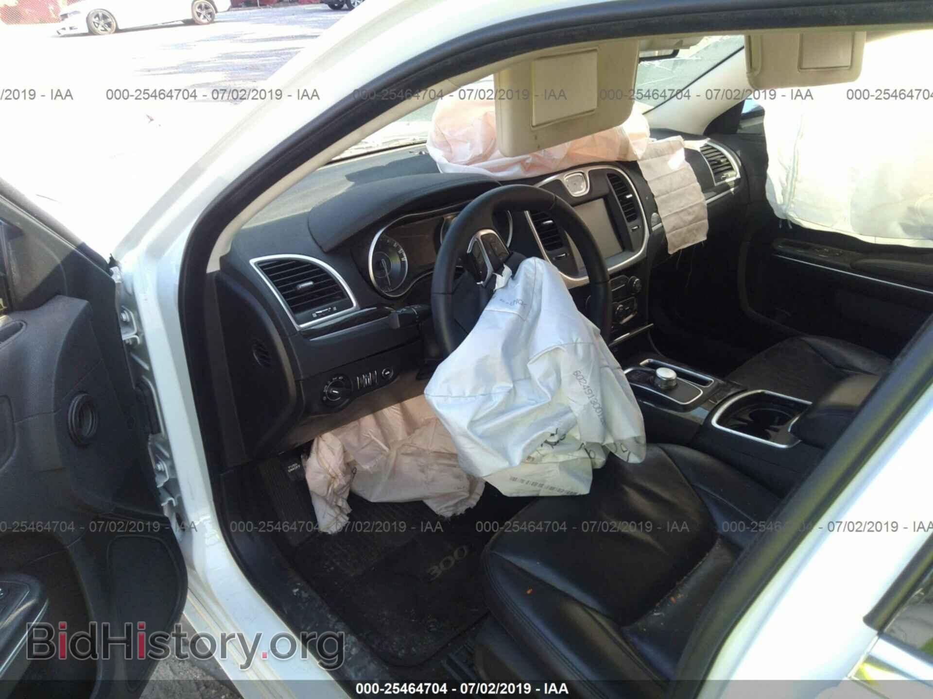 2016 CHRYSLER 300 - VIN: 2C3CCAAG7GH343601 - Фото 5