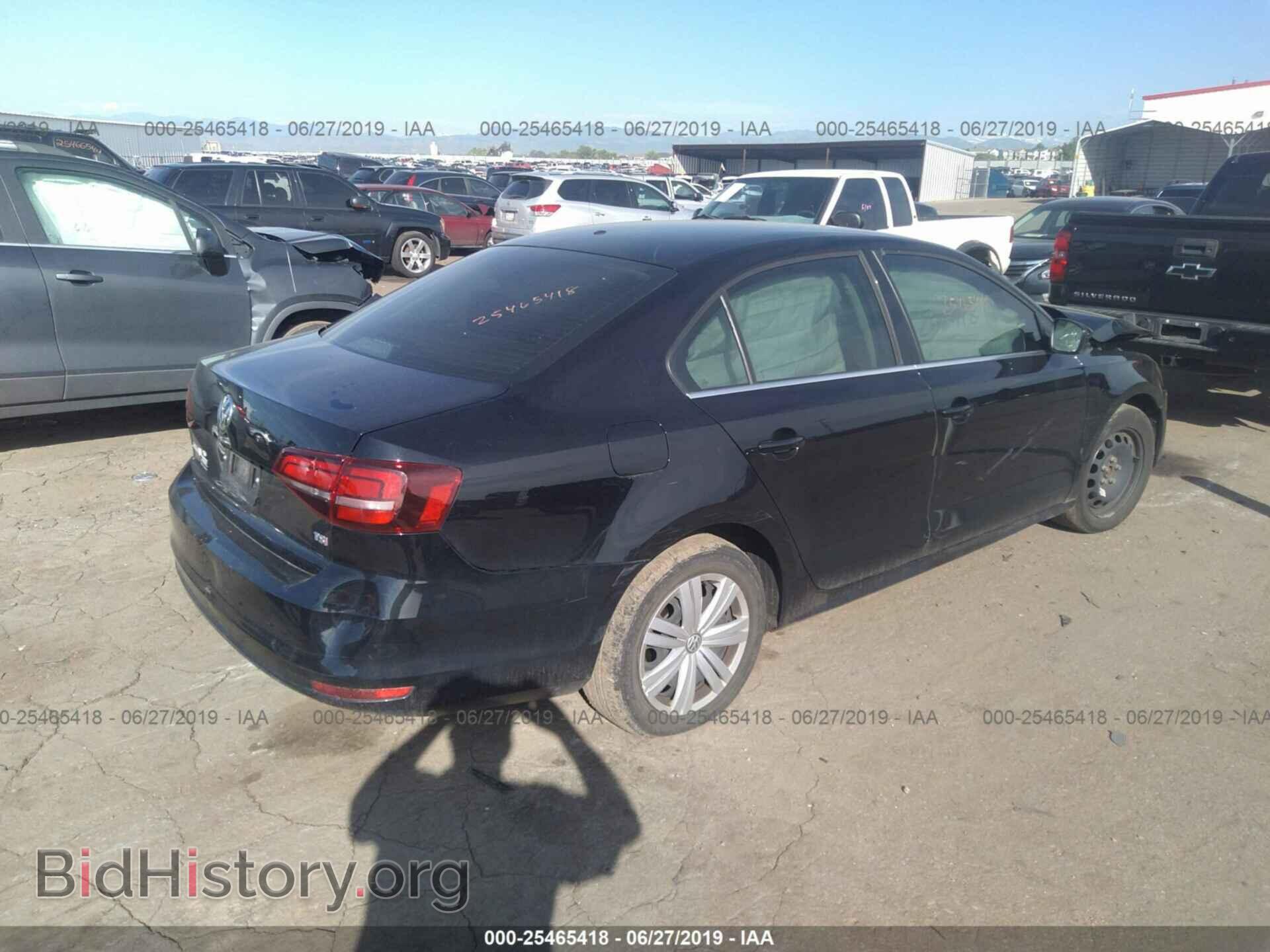 2017 VOLKSWAGEN JETTA - VIN: 3VW2B7AJ2HM276415 - Фото 4