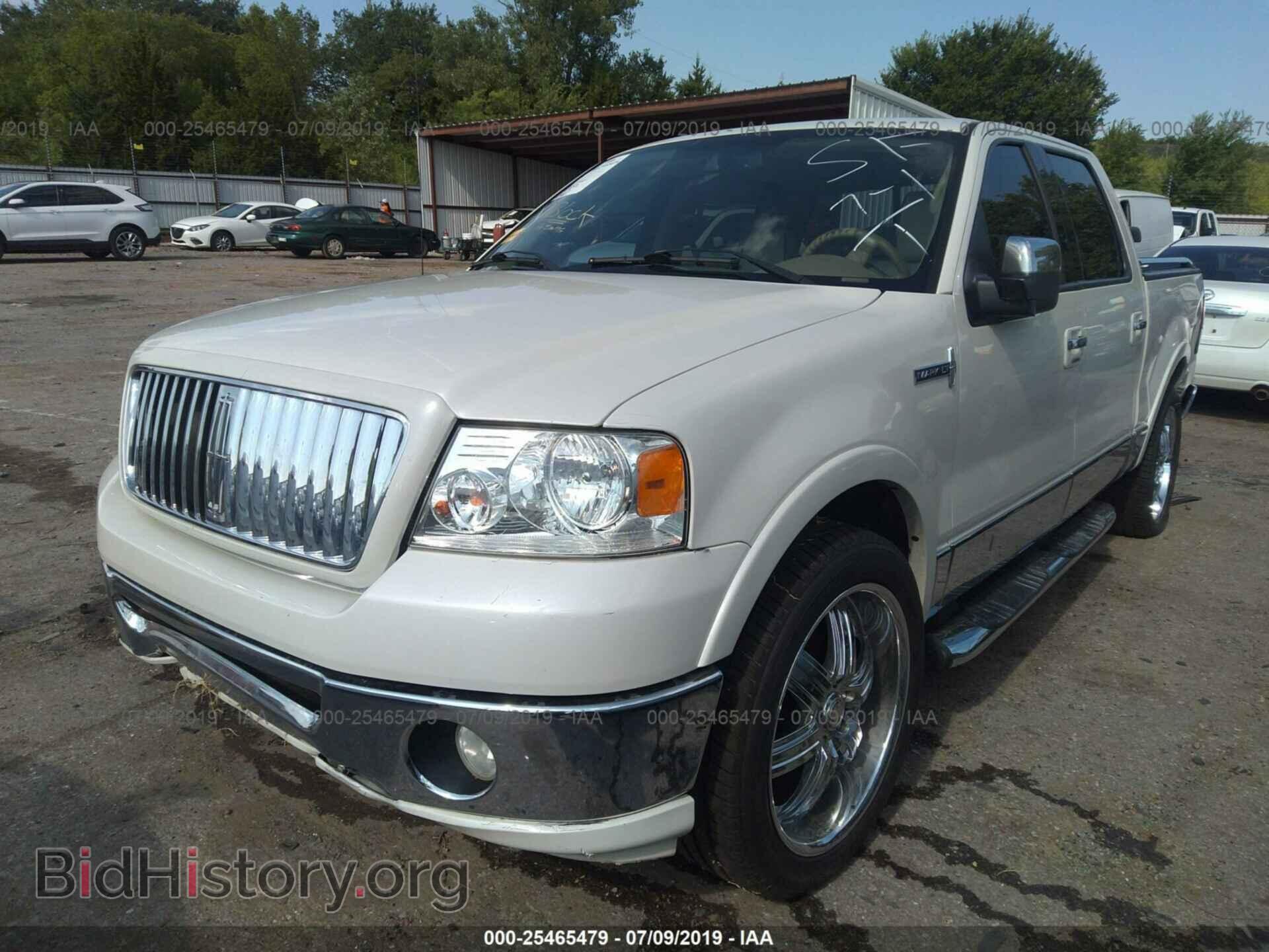 2006 LINCOLN MARK LT - VIN: 5LTPW16506FJ17764 - Фото 2
