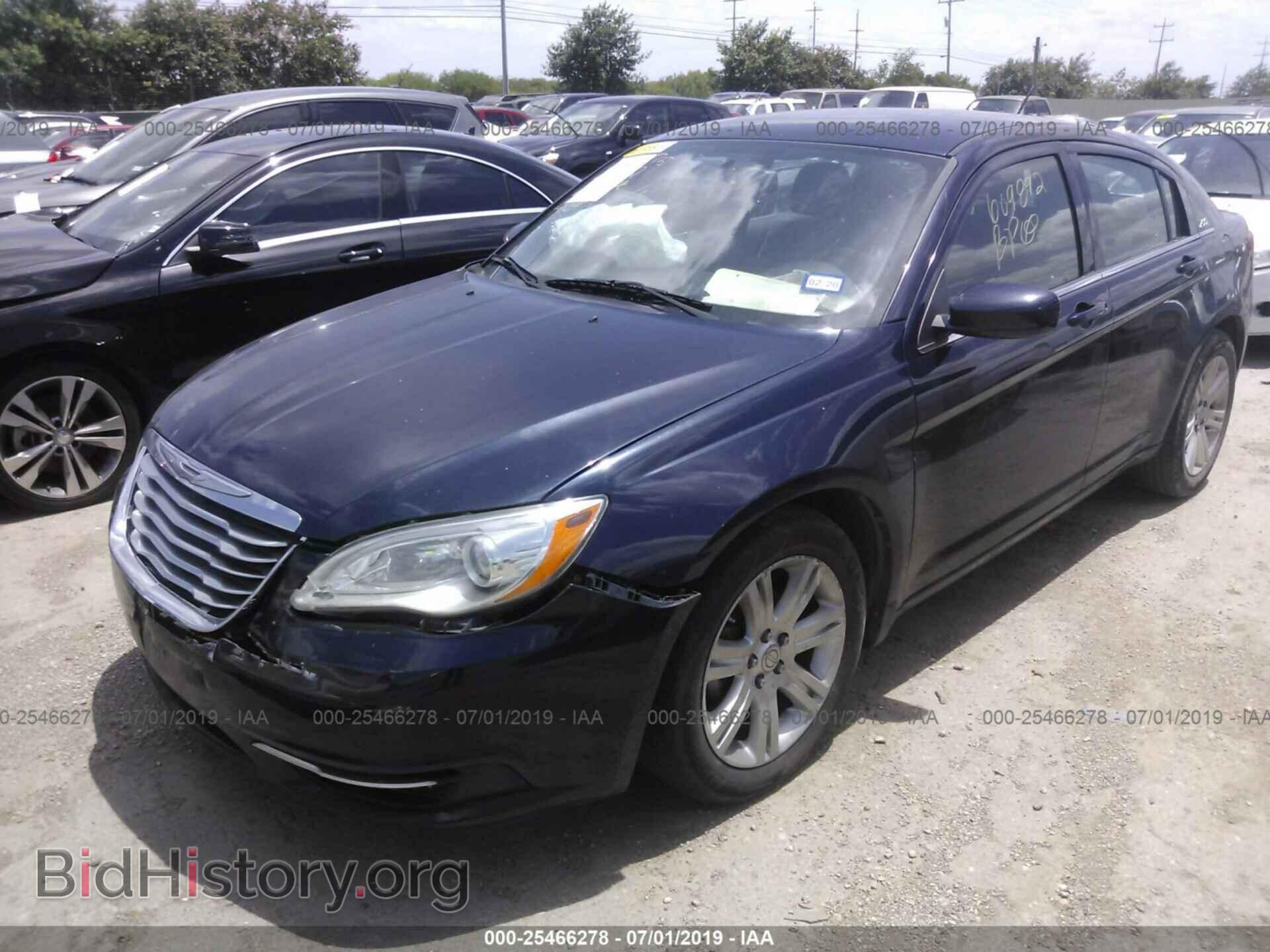2013 CHRYSLER 200 - VIN: 1C3CCBBB0DN609892 - Фото 2
