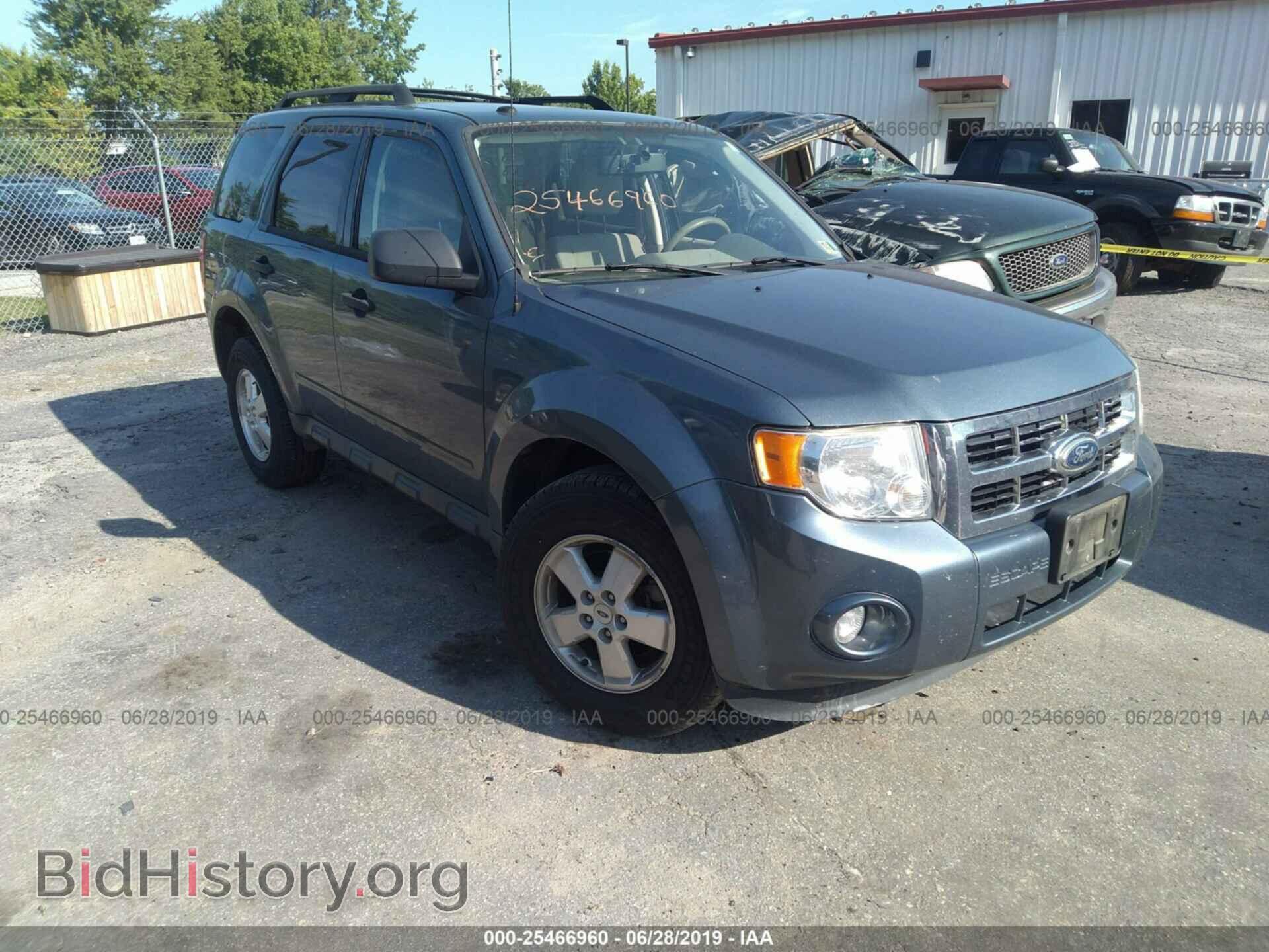 Фотография 1FMCU0DG8BKA66498 - FORD ESCAPE 2011