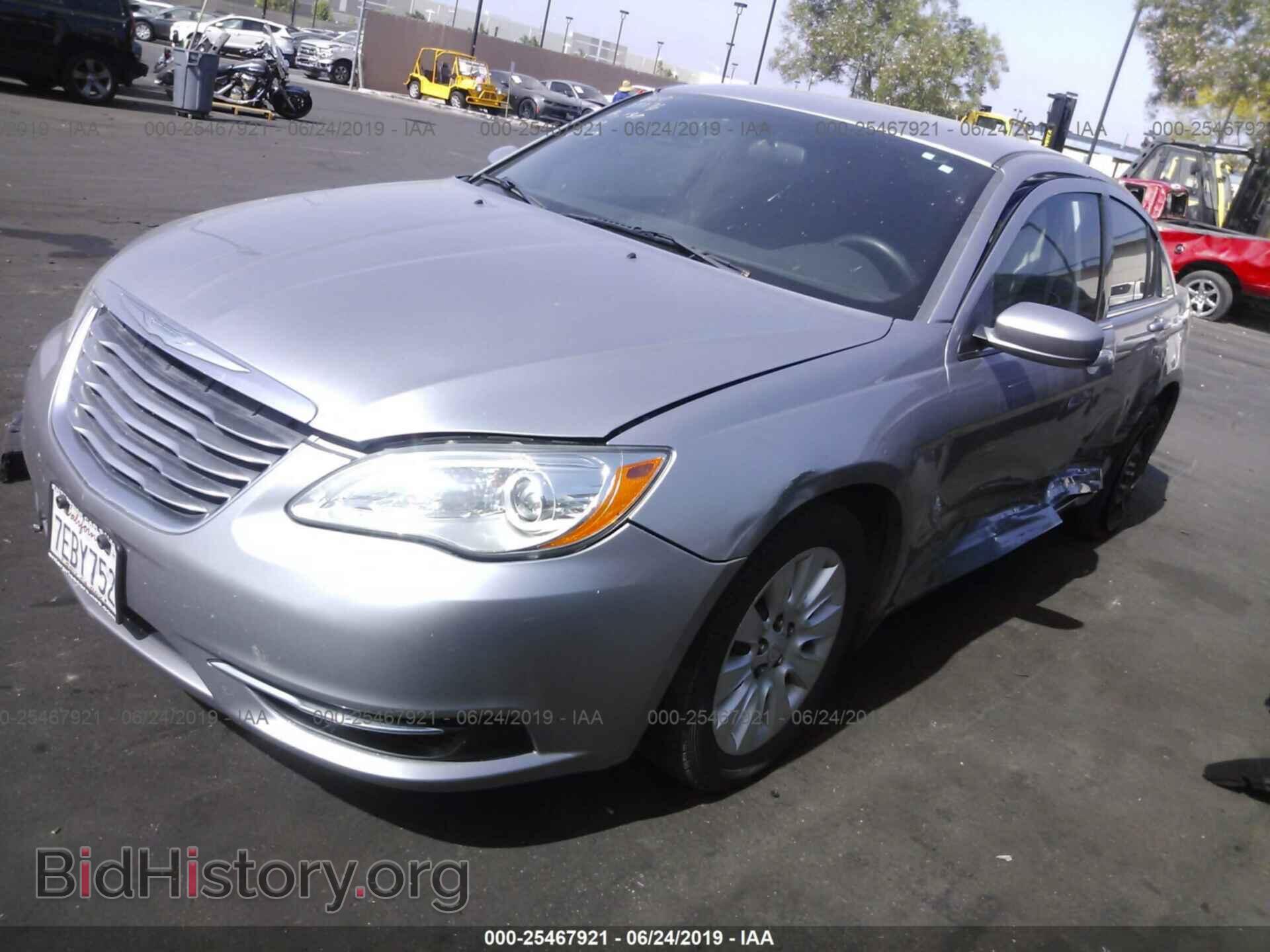 2014 CHRYSLER 200 - VIN: 1C3CCBAB4EN212124 - Фото 2