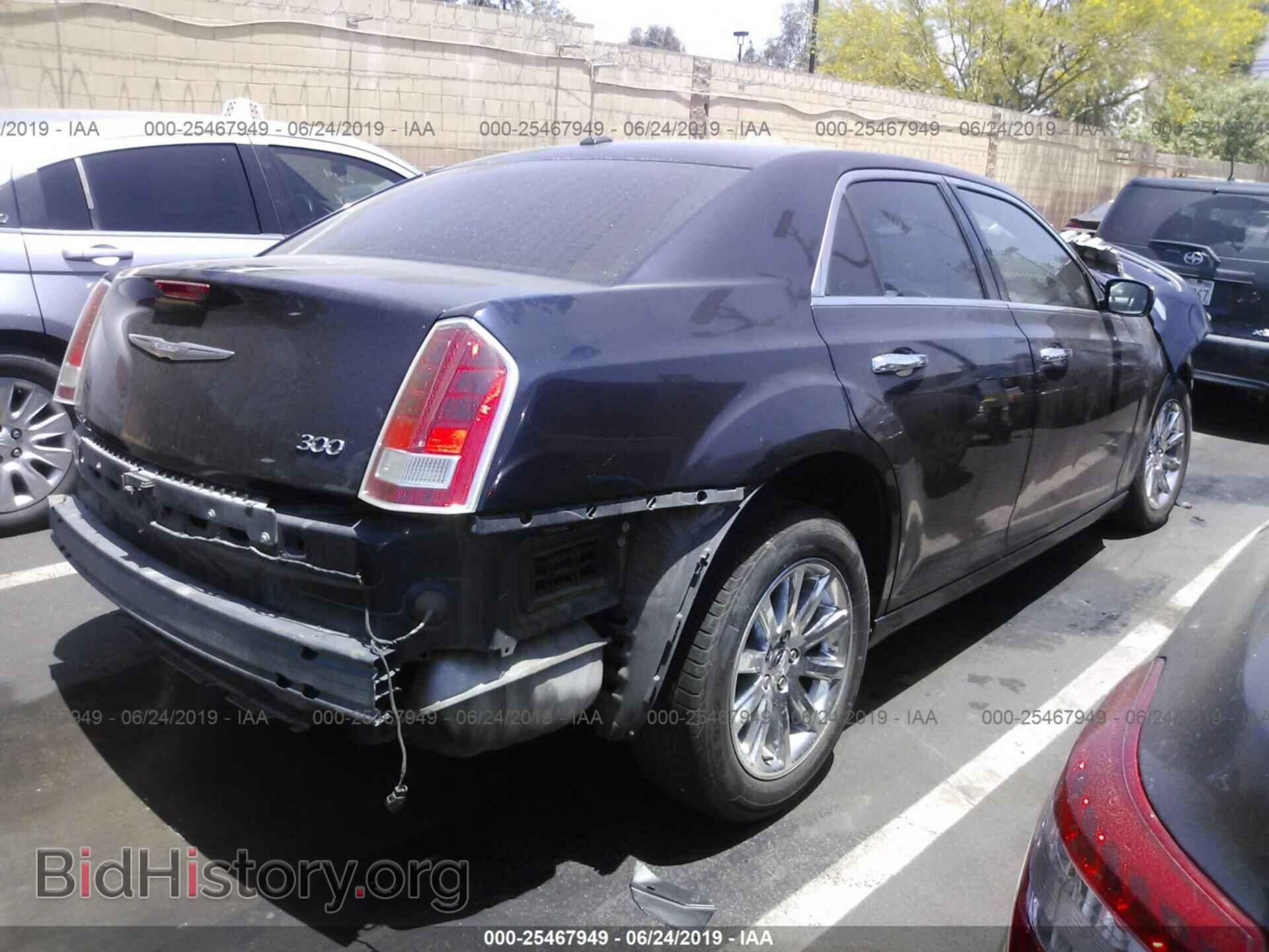 2012 CHRYSLER 300 - VIN: 2C3CCACG5CH237641 - Photo 4