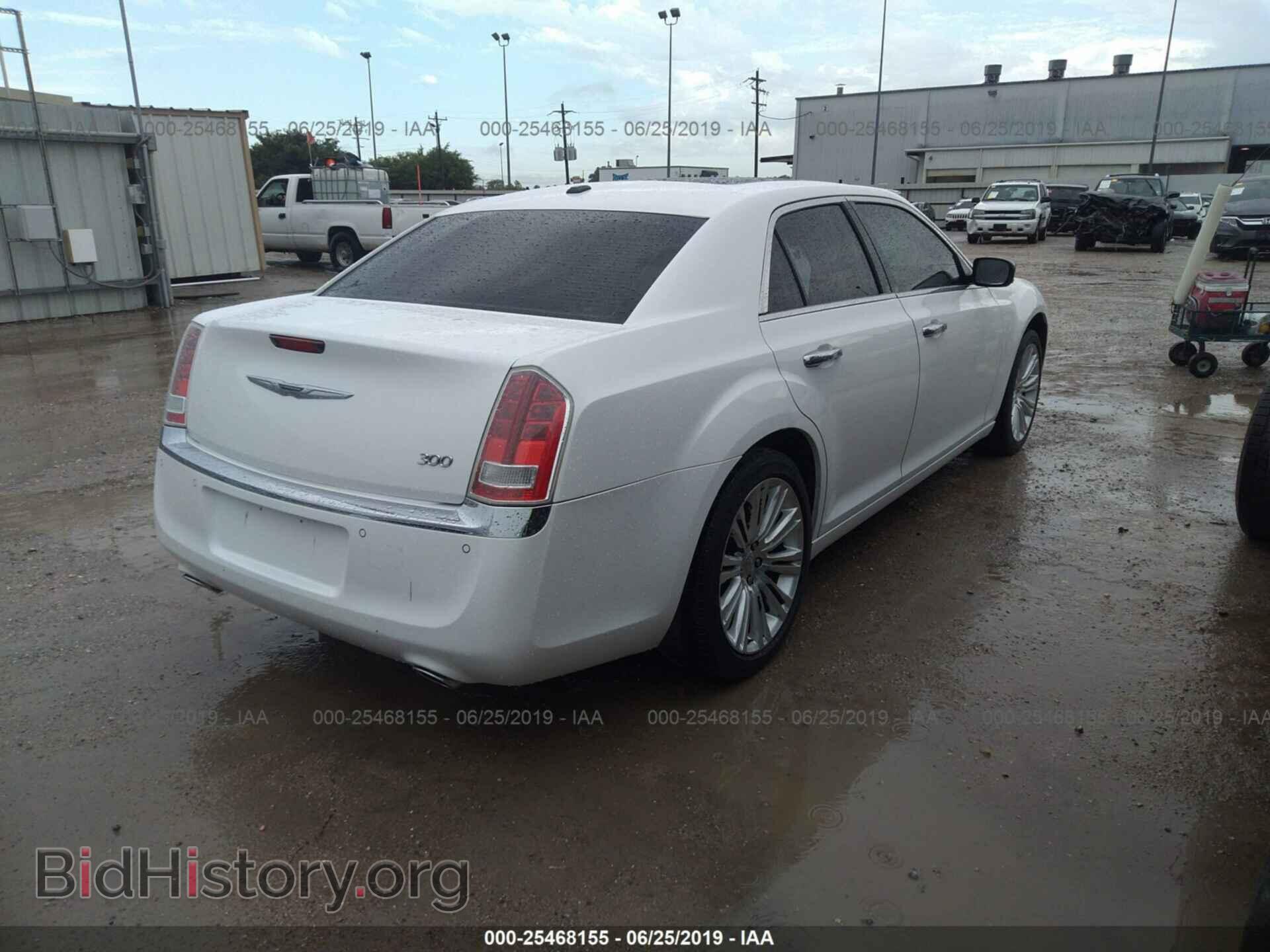 2011 CHRYSLER 300 - VIN: 2C3CA5CG7BH529500 - Фото 4