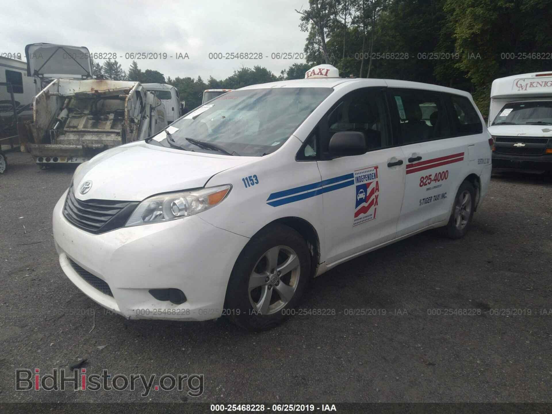 2012 TOYOTA SIENNA - VIN: 5TDKA3DC4CS009586 - Фото 2