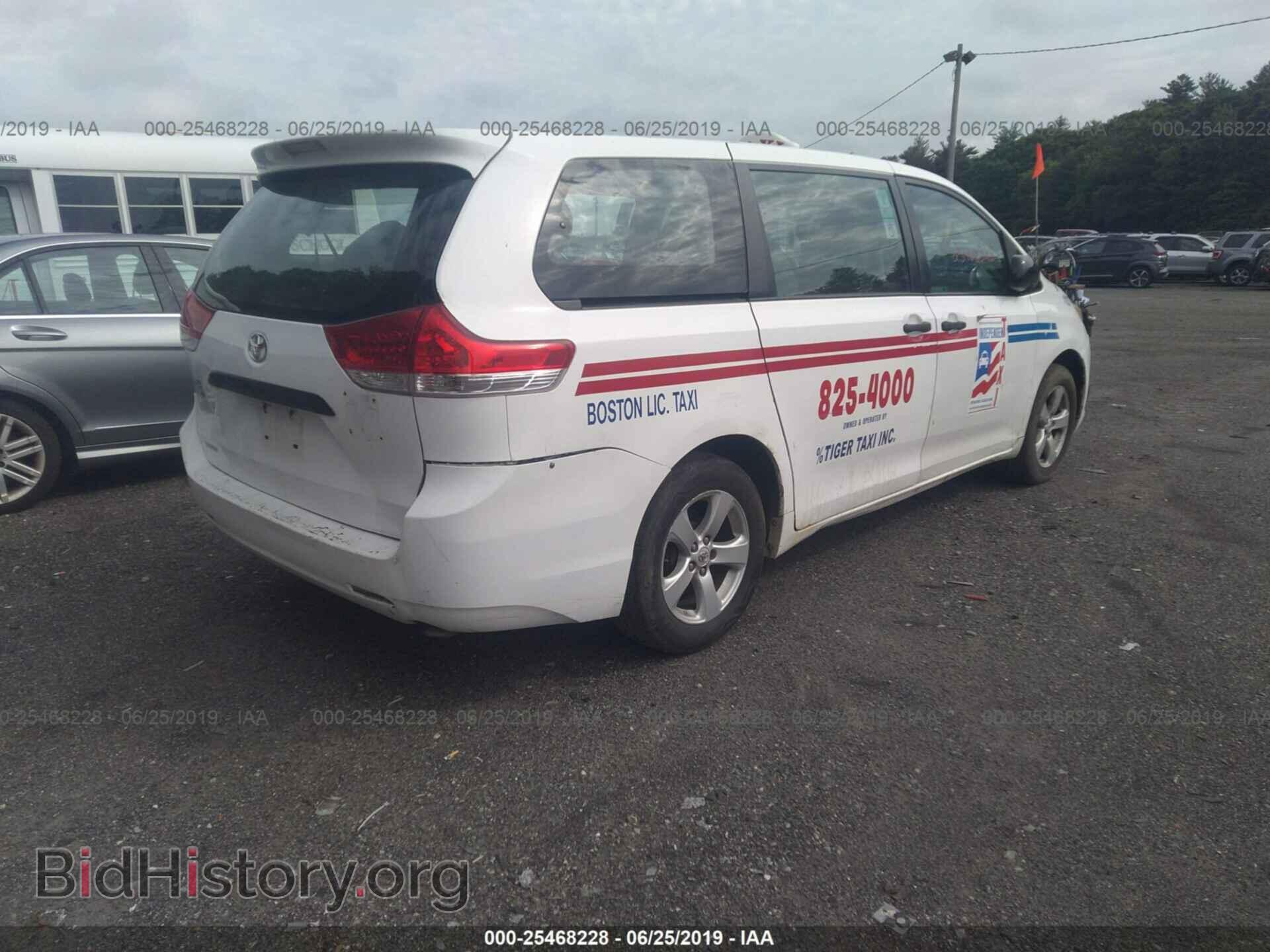 2012 TOYOTA SIENNA - VIN: 5TDKA3DC4CS009586 - Фото 4