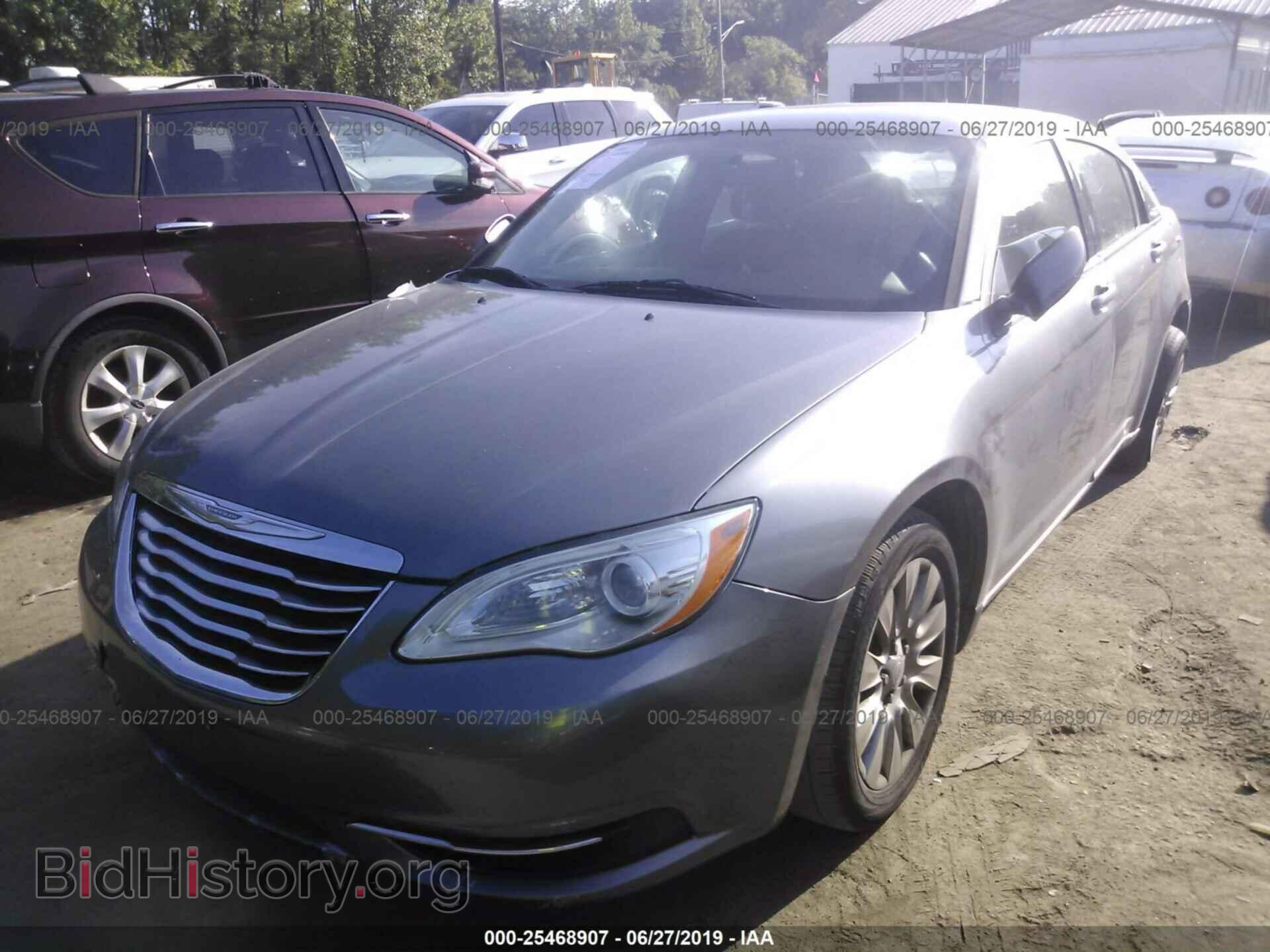 2012 CHRYSLER 200 - VIN: 1C3CCBAB7CN330746 - Photo 2