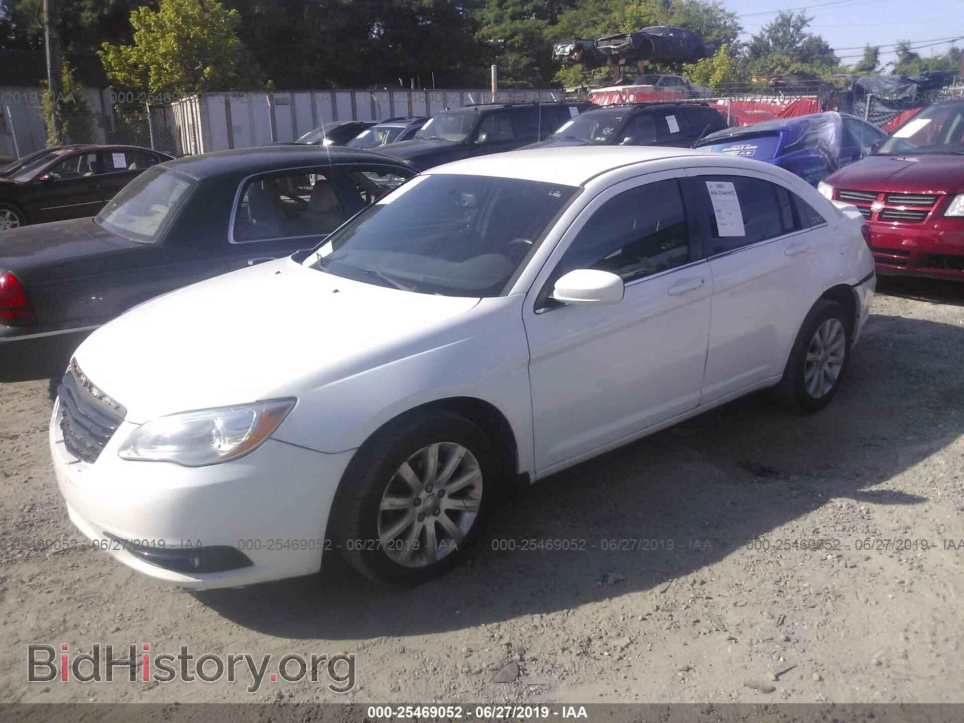 2012 CHRYSLER 200 - VIN: 1C3CCBBB1CN160575 - Фото 2