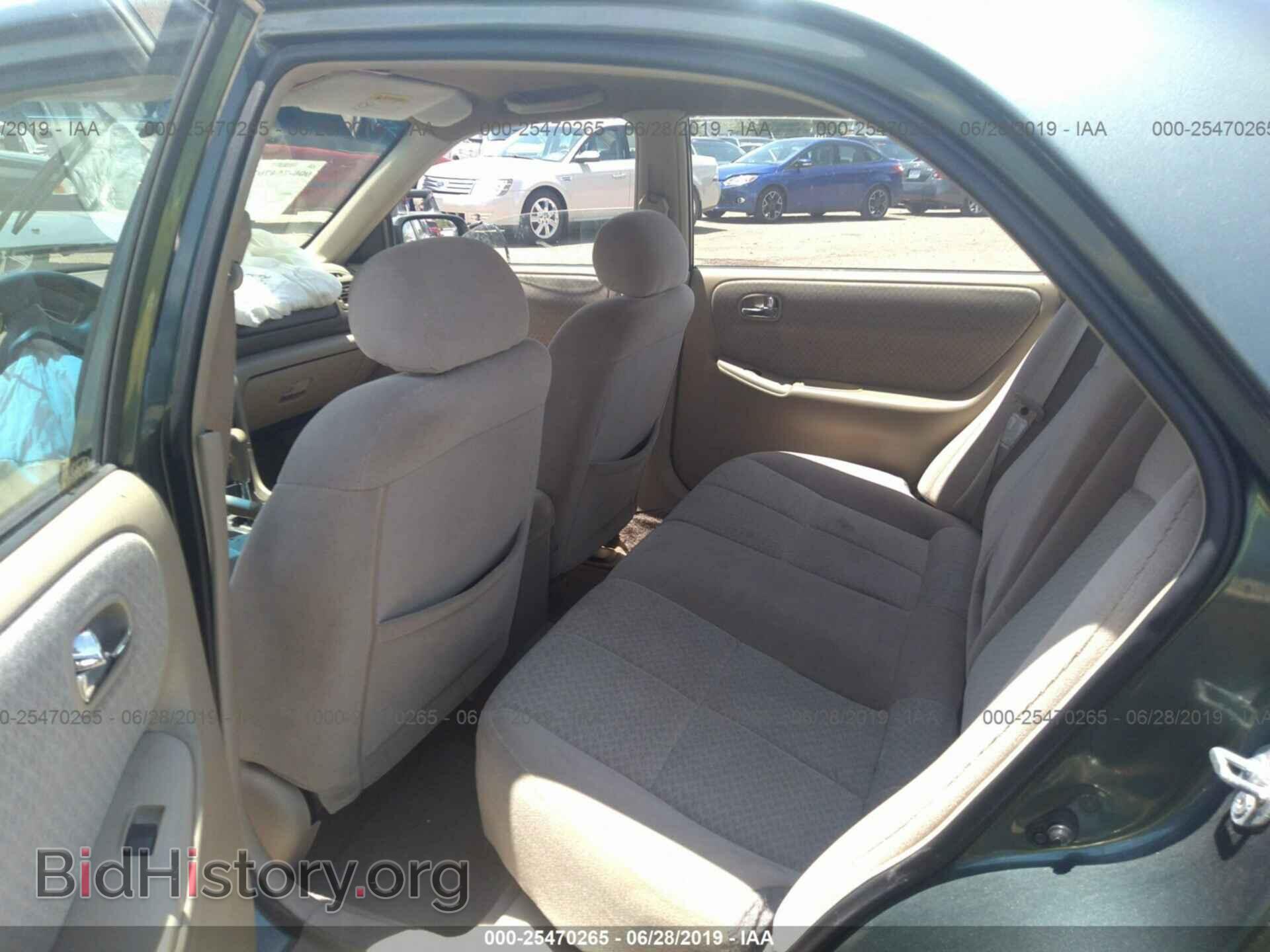 2000 MAZDA 626 - VIN: 1YVGF22C2Y5166738 - Фото 8
