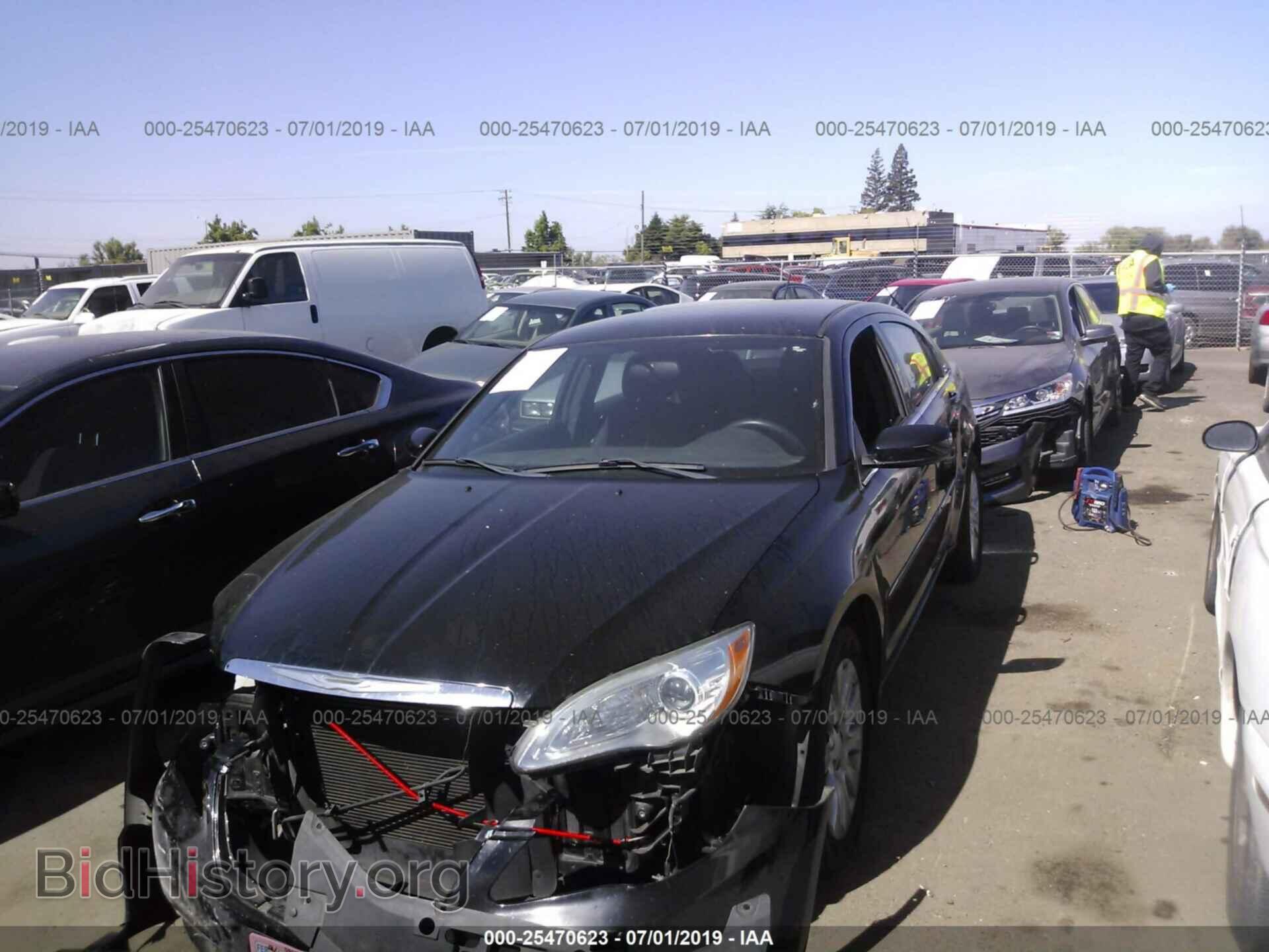 2012 CHRYSLER 200 - VIN: 1C3CCBAB7CN205276 - Фото 2