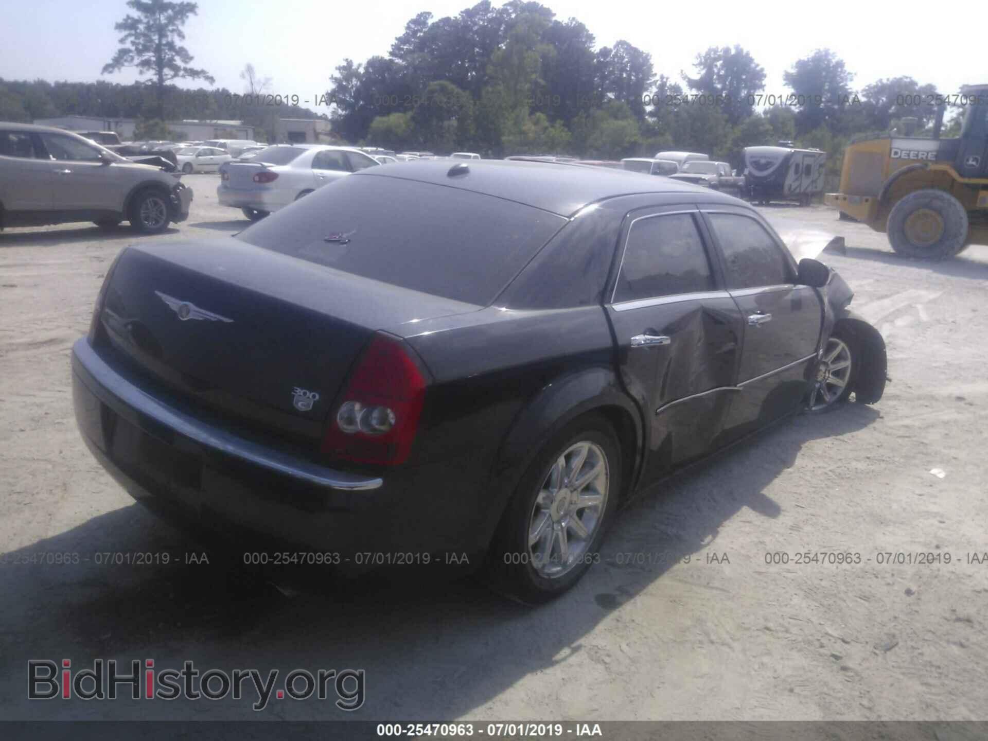 2006 CHRYSLER 300C - VIN: 2C3LA63H76H190399 - Фото 4