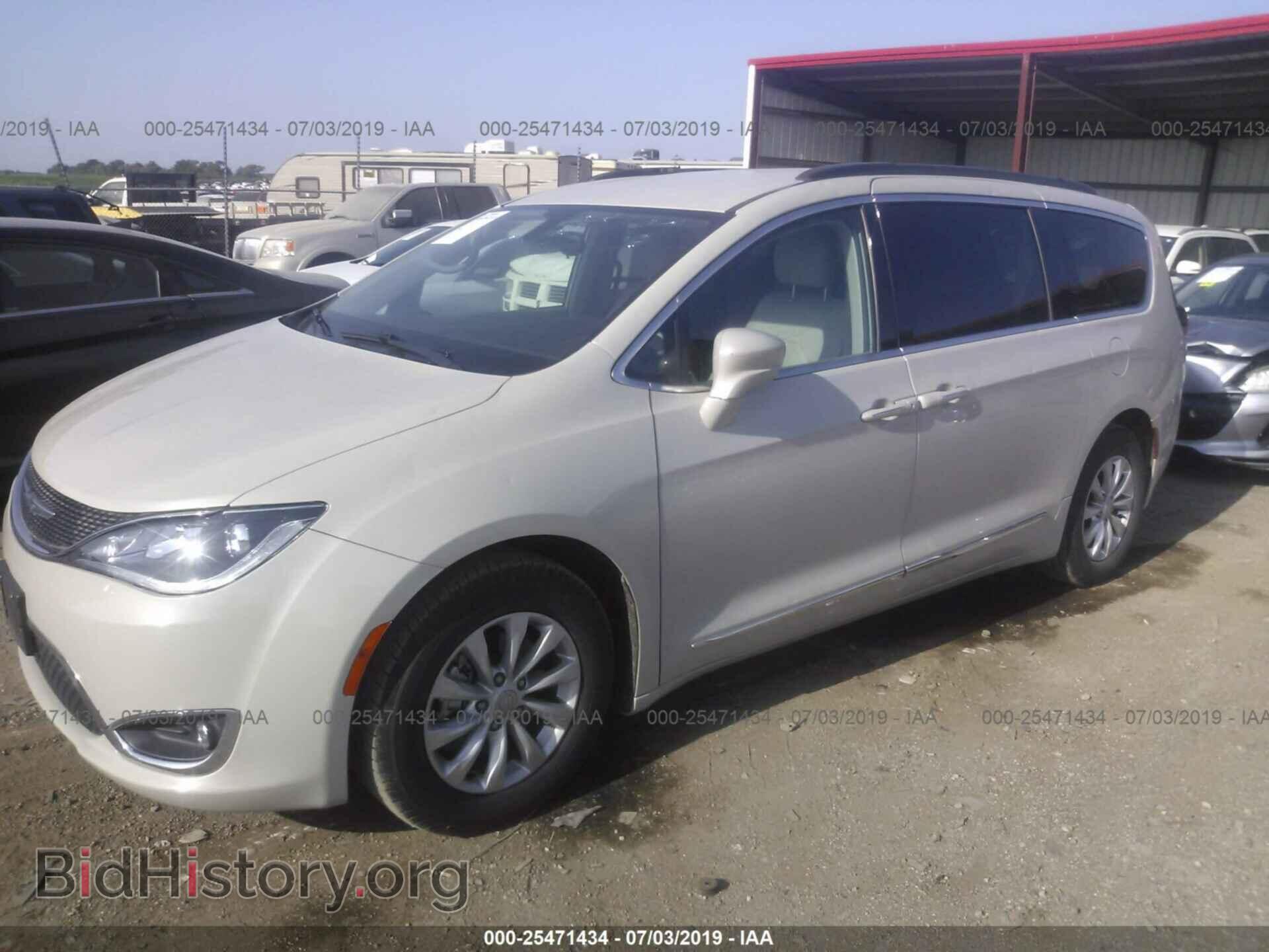 2017 CHRYSLER PACIFICA - VIN: 2C4RC1BGXHR691991 - Photo 2